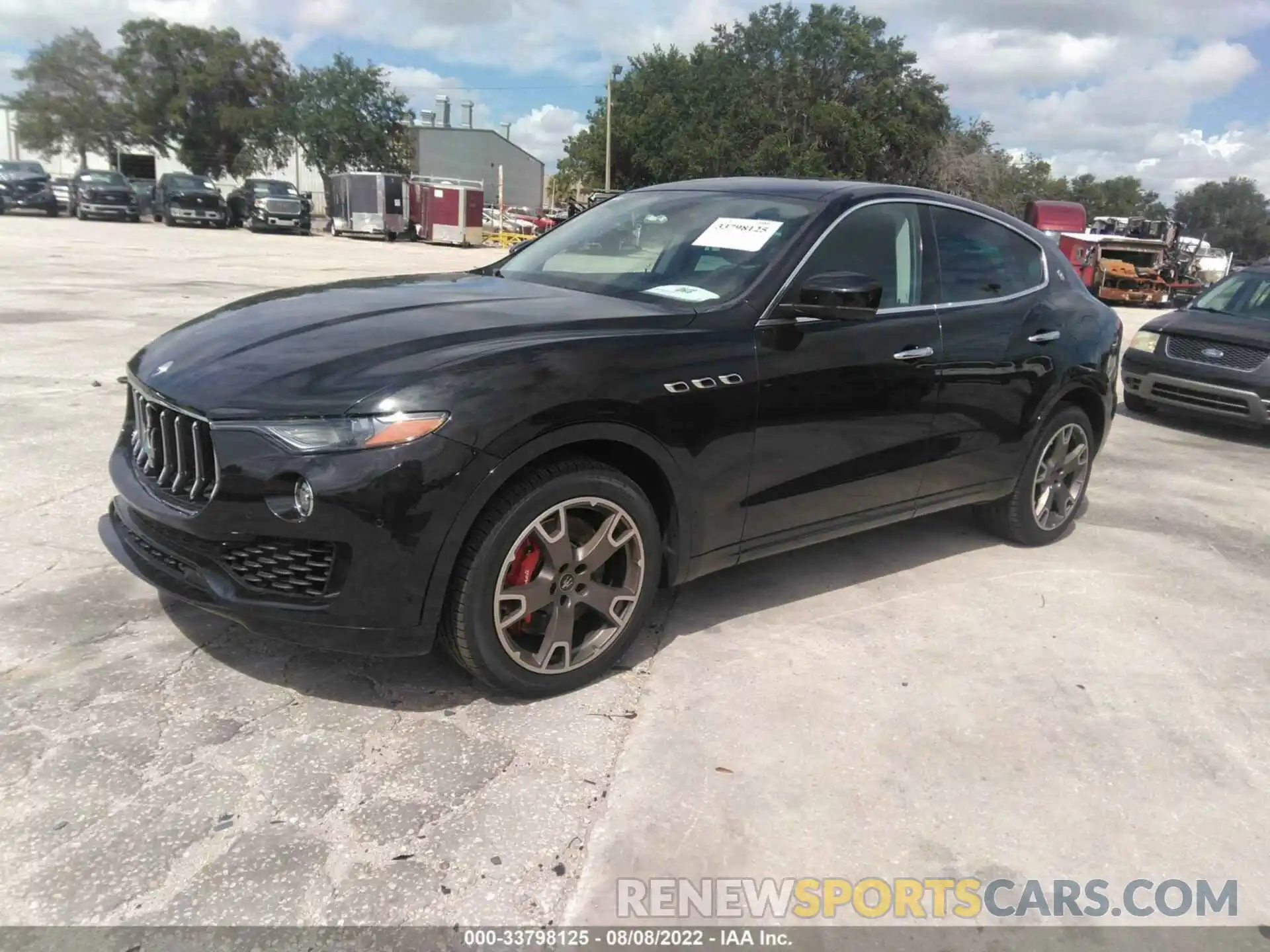 2 Photograph of a damaged car ZN661YUA6MX376996 MASERATI LEVANTE 2021