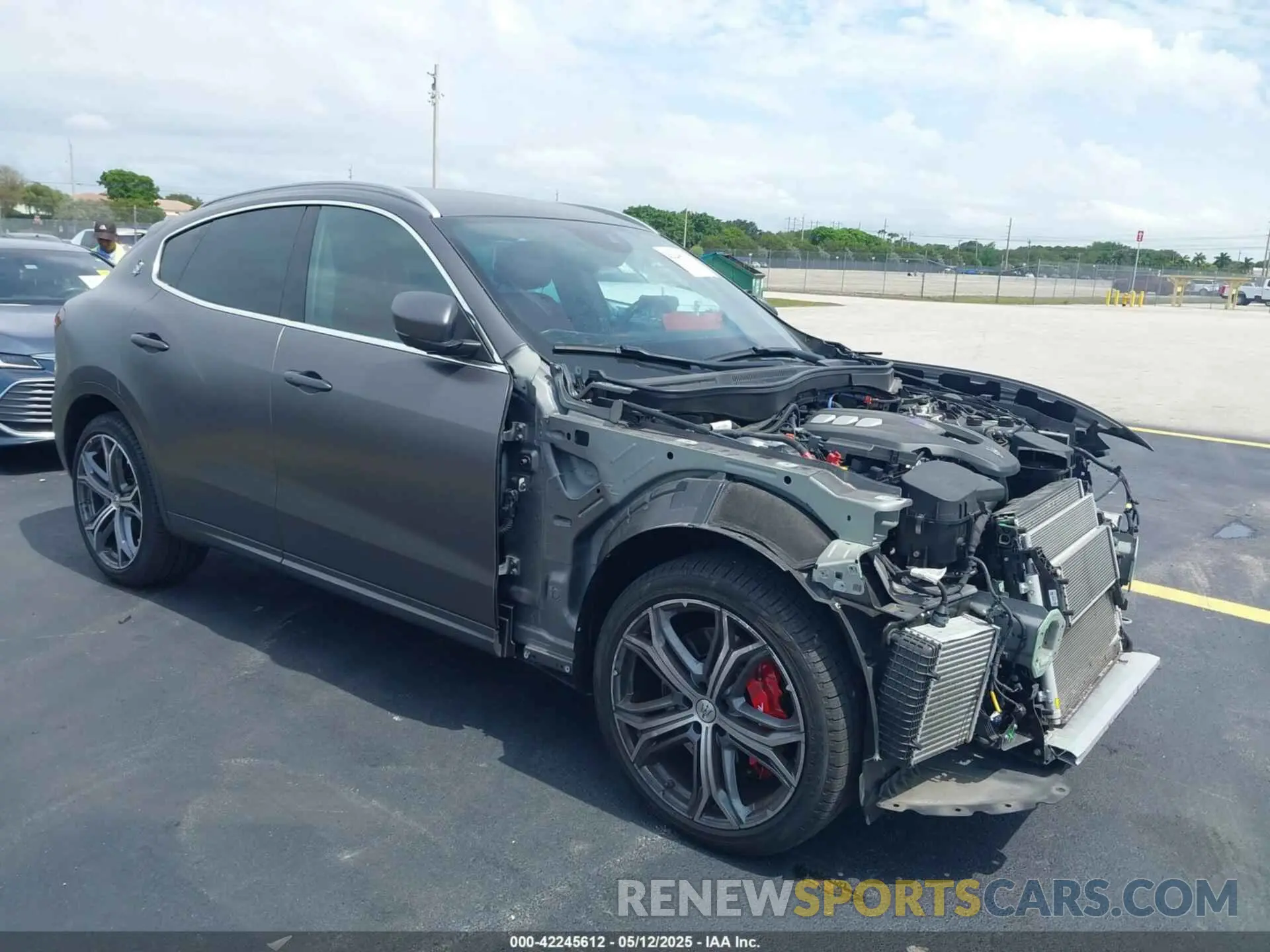 1 Photograph of a damaged car ZN661YULXMX372645 MASERATI LEVANTE 2021
