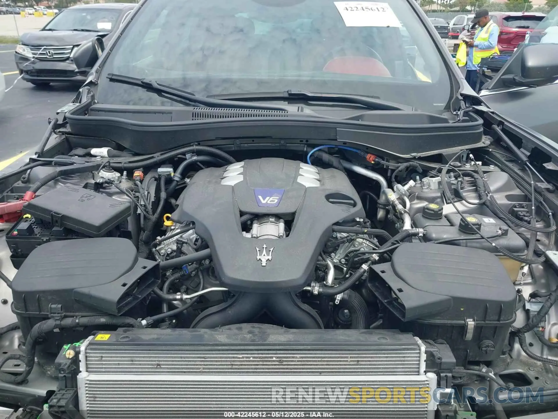 10 Photograph of a damaged car ZN661YULXMX372645 MASERATI LEVANTE 2021