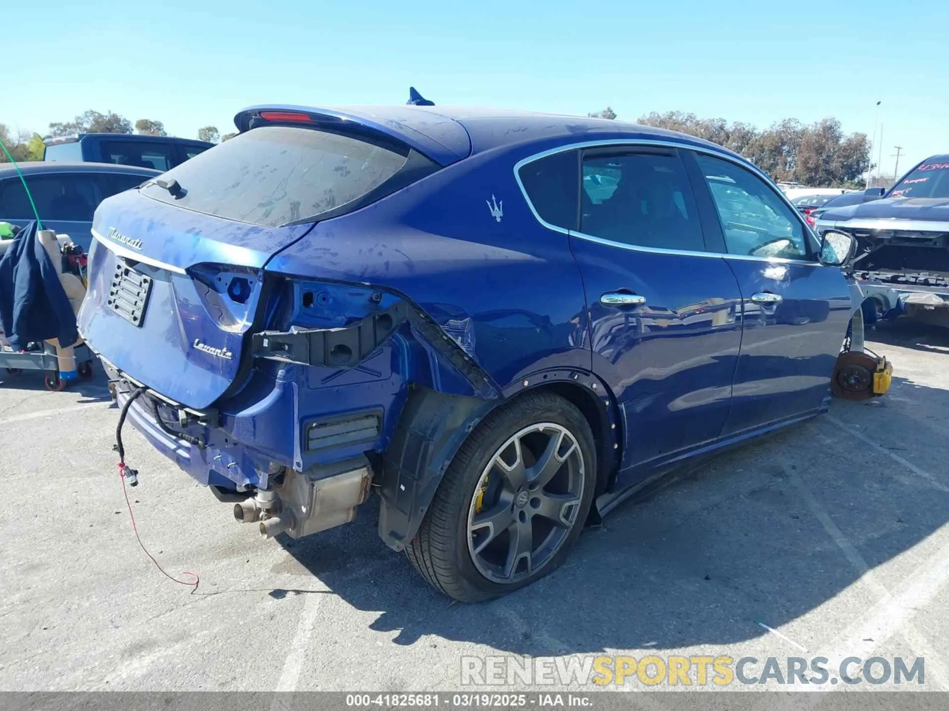4 Photograph of a damaged car ZN661XUA1NX390431 MASERATI LEVANTE 2022