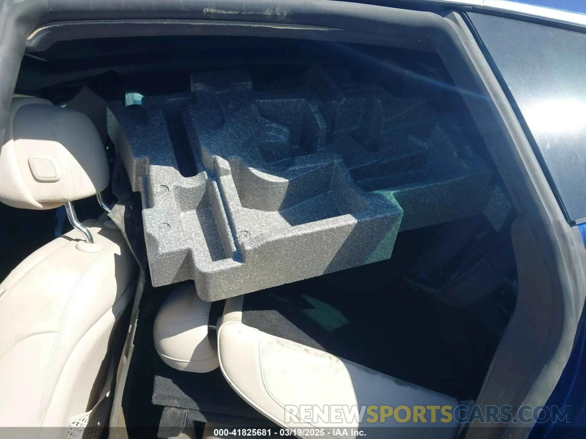 8 Photograph of a damaged car ZN661XUA1NX390431 MASERATI LEVANTE 2022