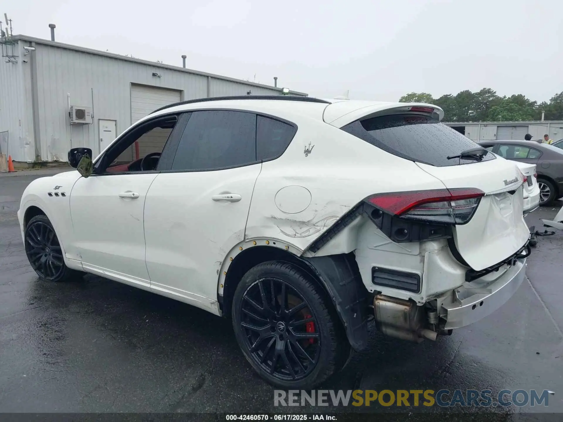 6 Photograph of a damaged car ZN661XUA4NX402183 MASERATI LEVANTE 2022