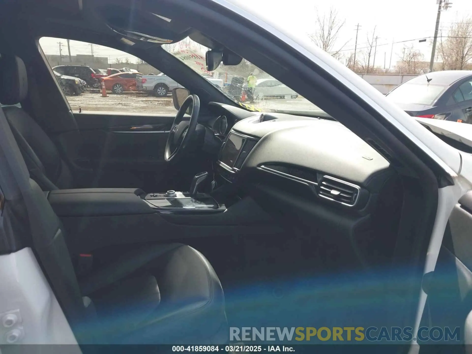 5 Photograph of a damaged car ZN661XUA5NX388097 MASERATI LEVANTE 2022