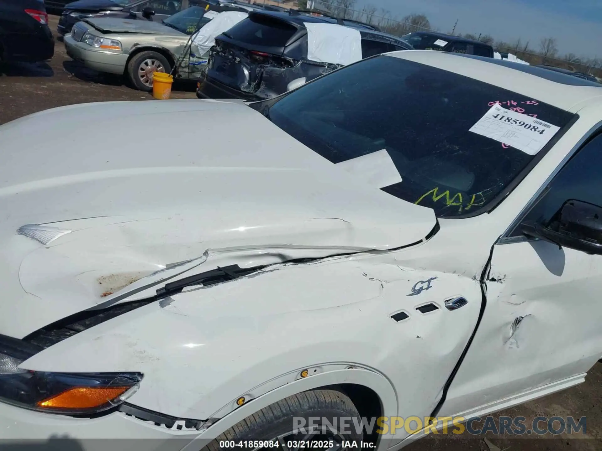6 Photograph of a damaged car ZN661XUA5NX388097 MASERATI LEVANTE 2022