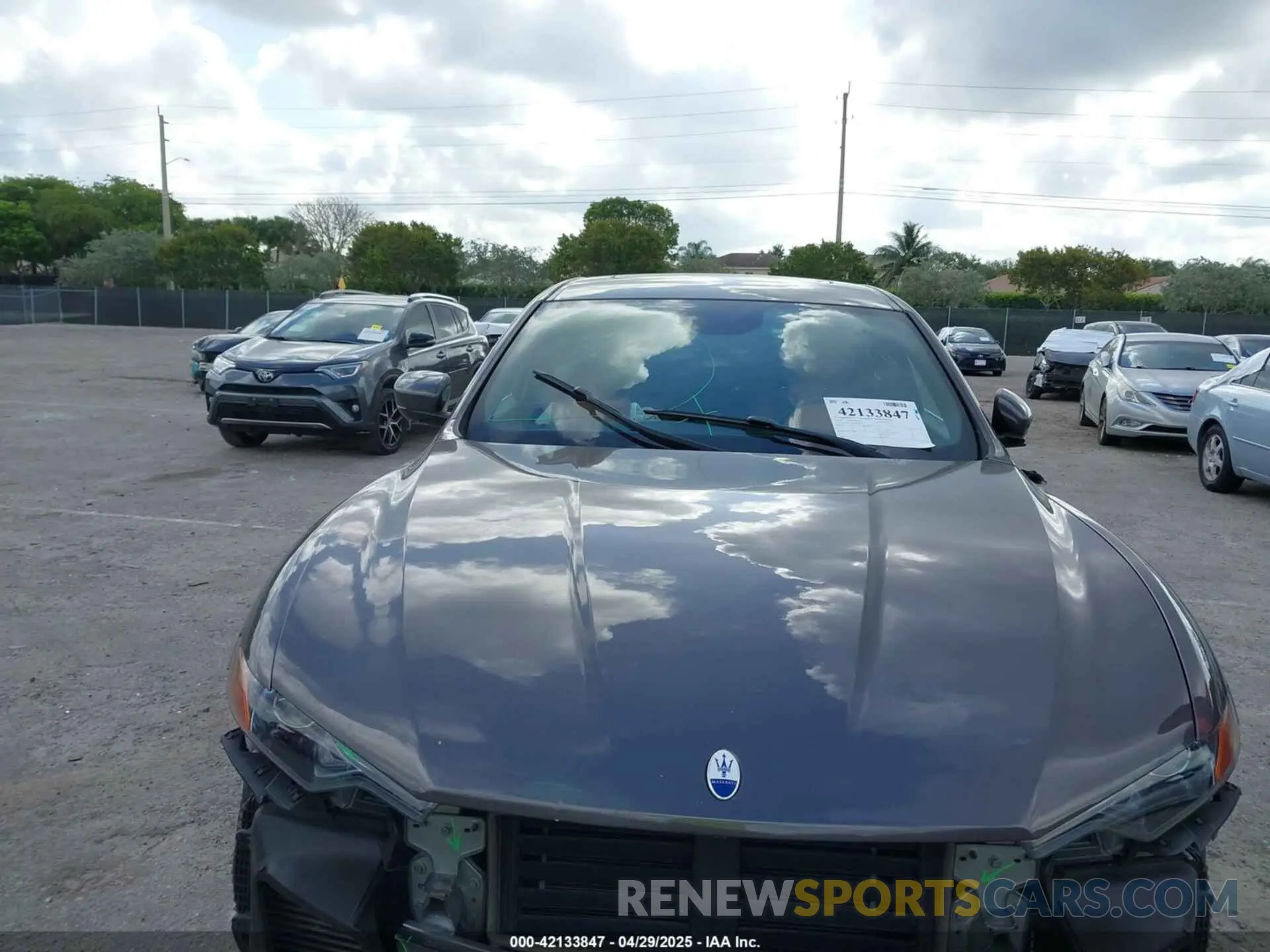 18 Photograph of a damaged car ZN661XUA8NX400355 MASERATI LEVANTE 2022