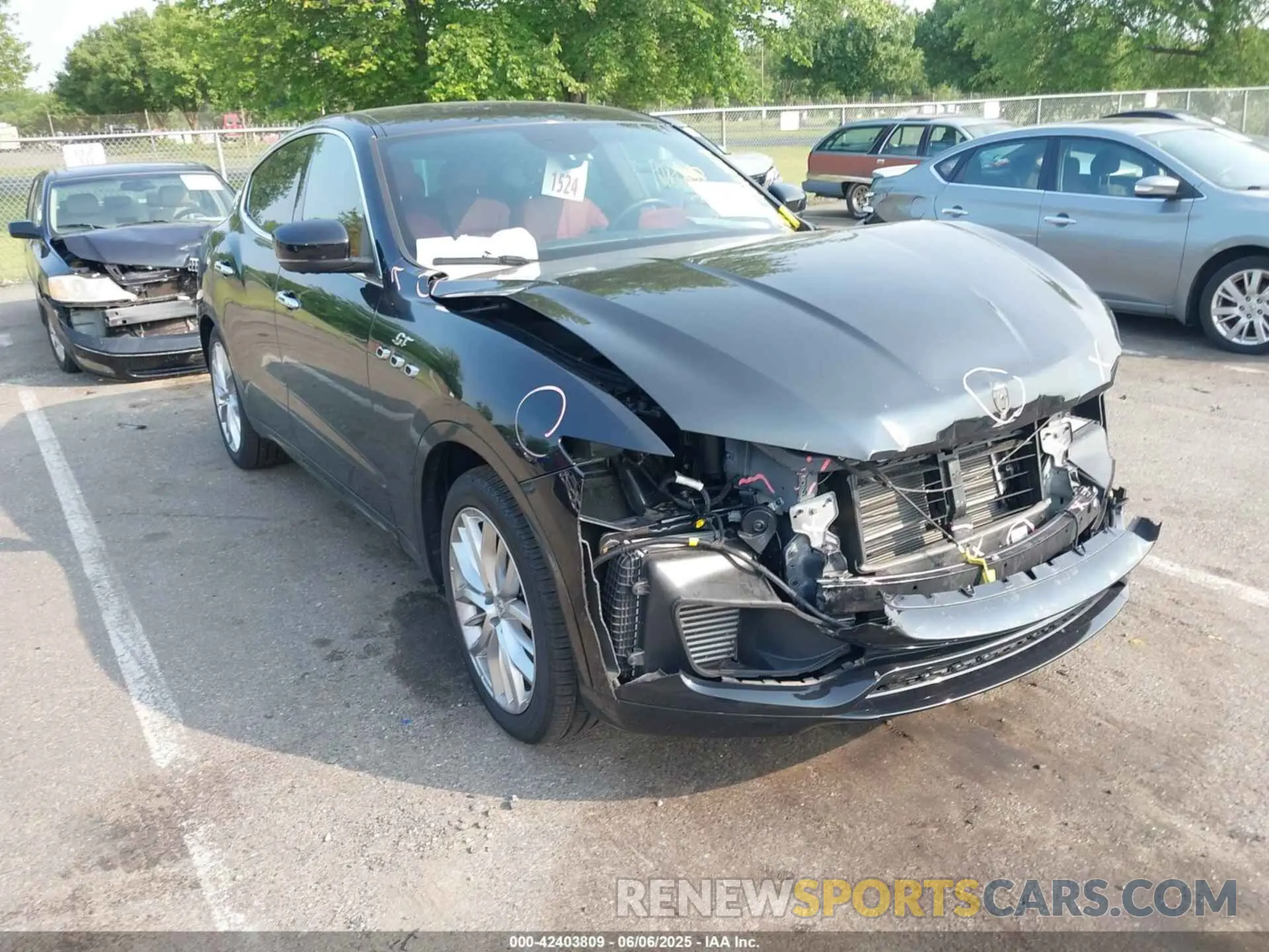 1 Photograph of a damaged car ZN661XUA9NX383114 MASERATI LEVANTE 2022