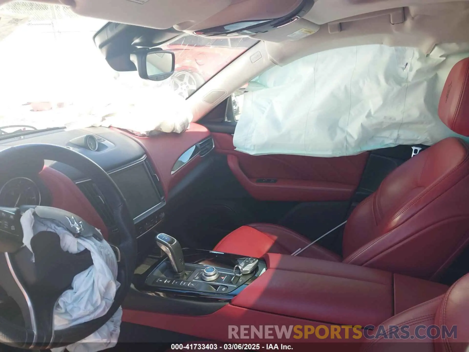 5 Photograph of a damaged car ZN661XUA9NX400266 MASERATI LEVANTE 2022