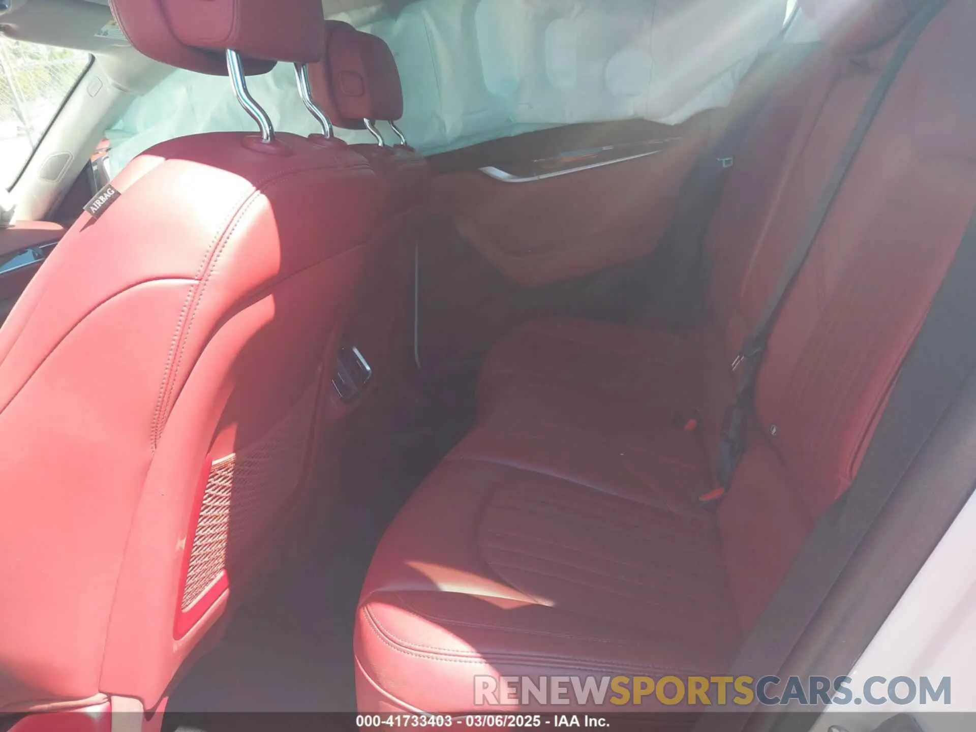 8 Photograph of a damaged car ZN661XUA9NX400266 MASERATI LEVANTE 2022