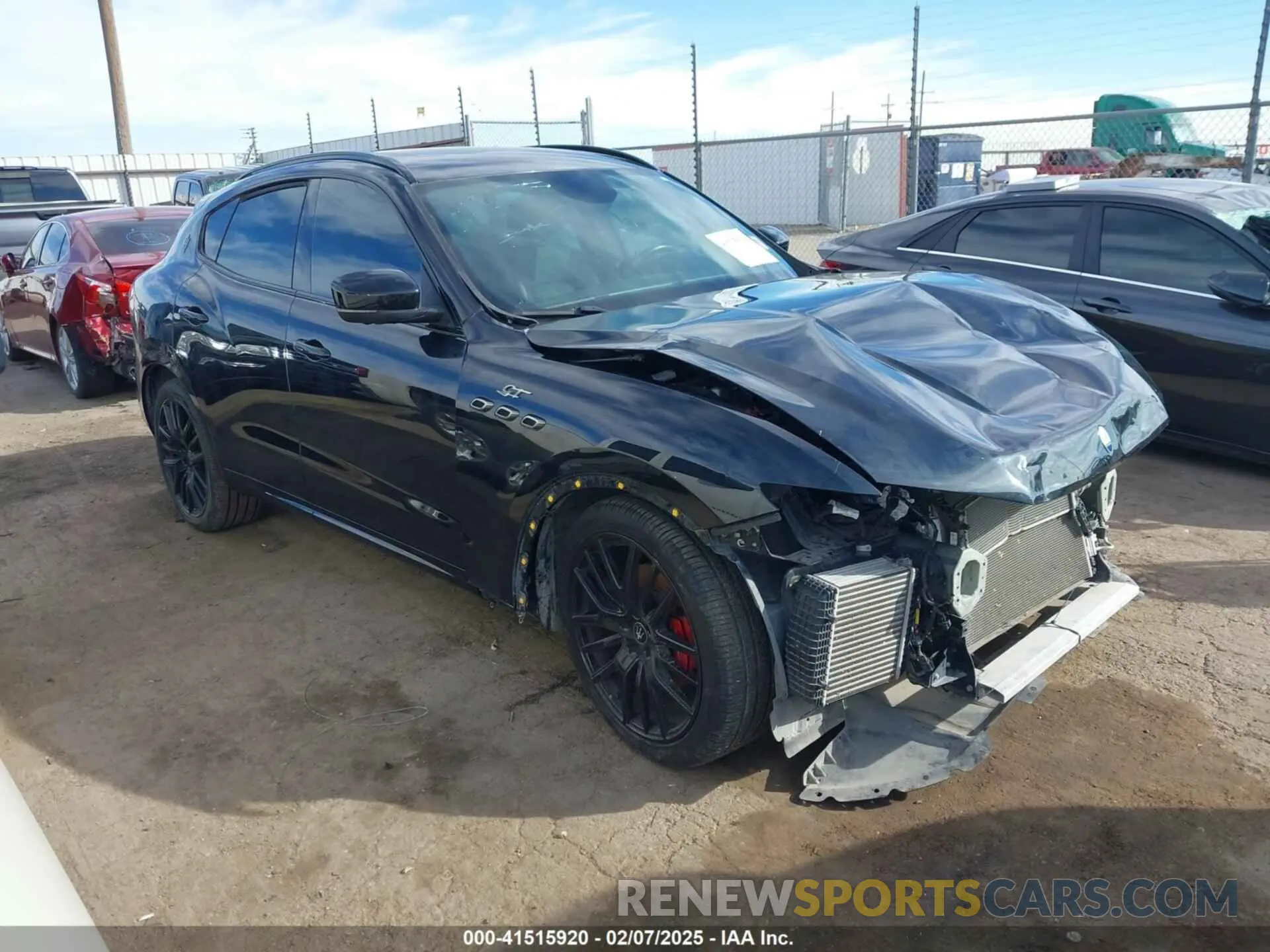 1 Photograph of a damaged car ZN661XUAXNX400339 MASERATI LEVANTE 2022