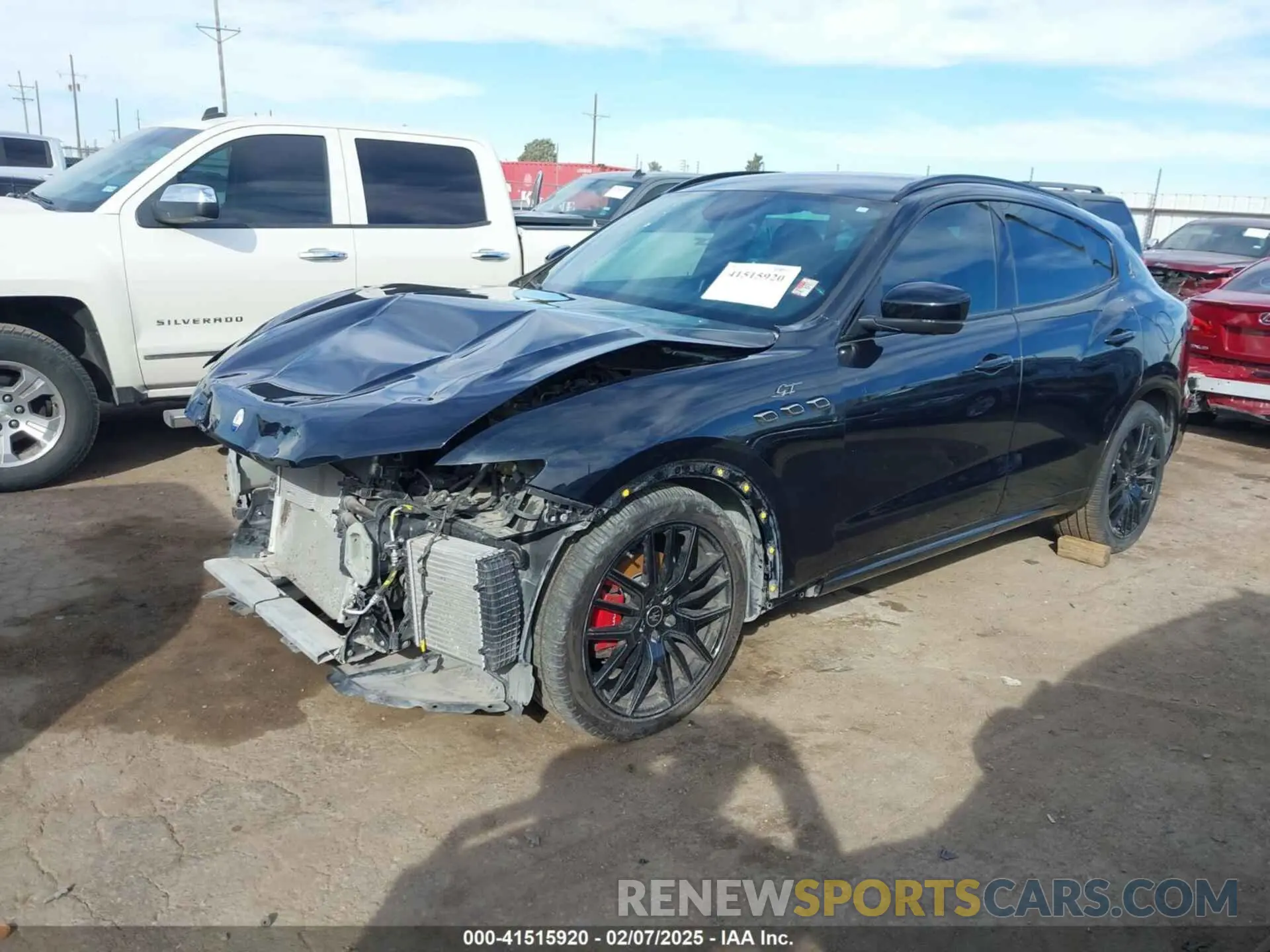2 Photograph of a damaged car ZN661XUAXNX400339 MASERATI LEVANTE 2022