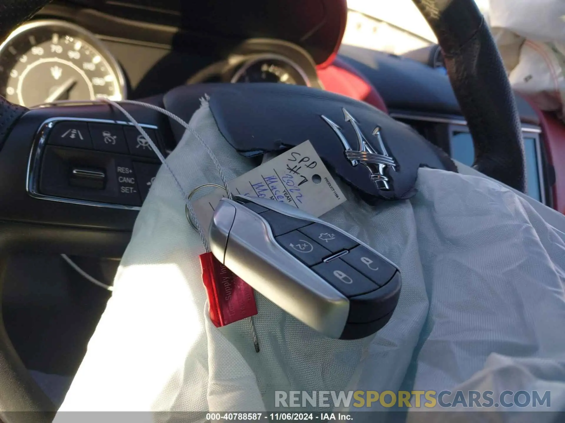 11 Photograph of a damaged car ZN661YUM0NX394700 MASERATI LEVANTE 2022