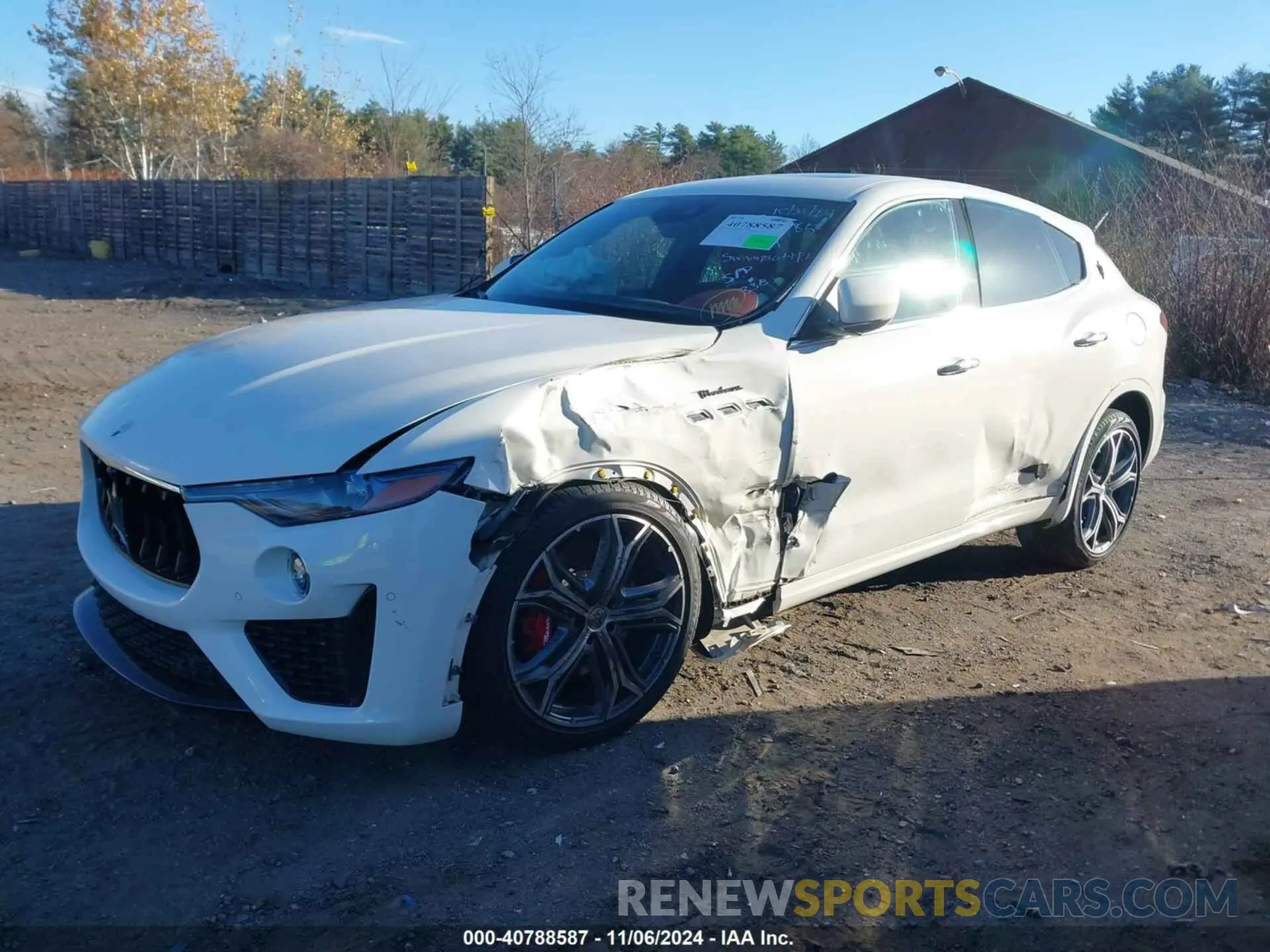 15 Photograph of a damaged car ZN661YUM0NX394700 MASERATI LEVANTE 2022