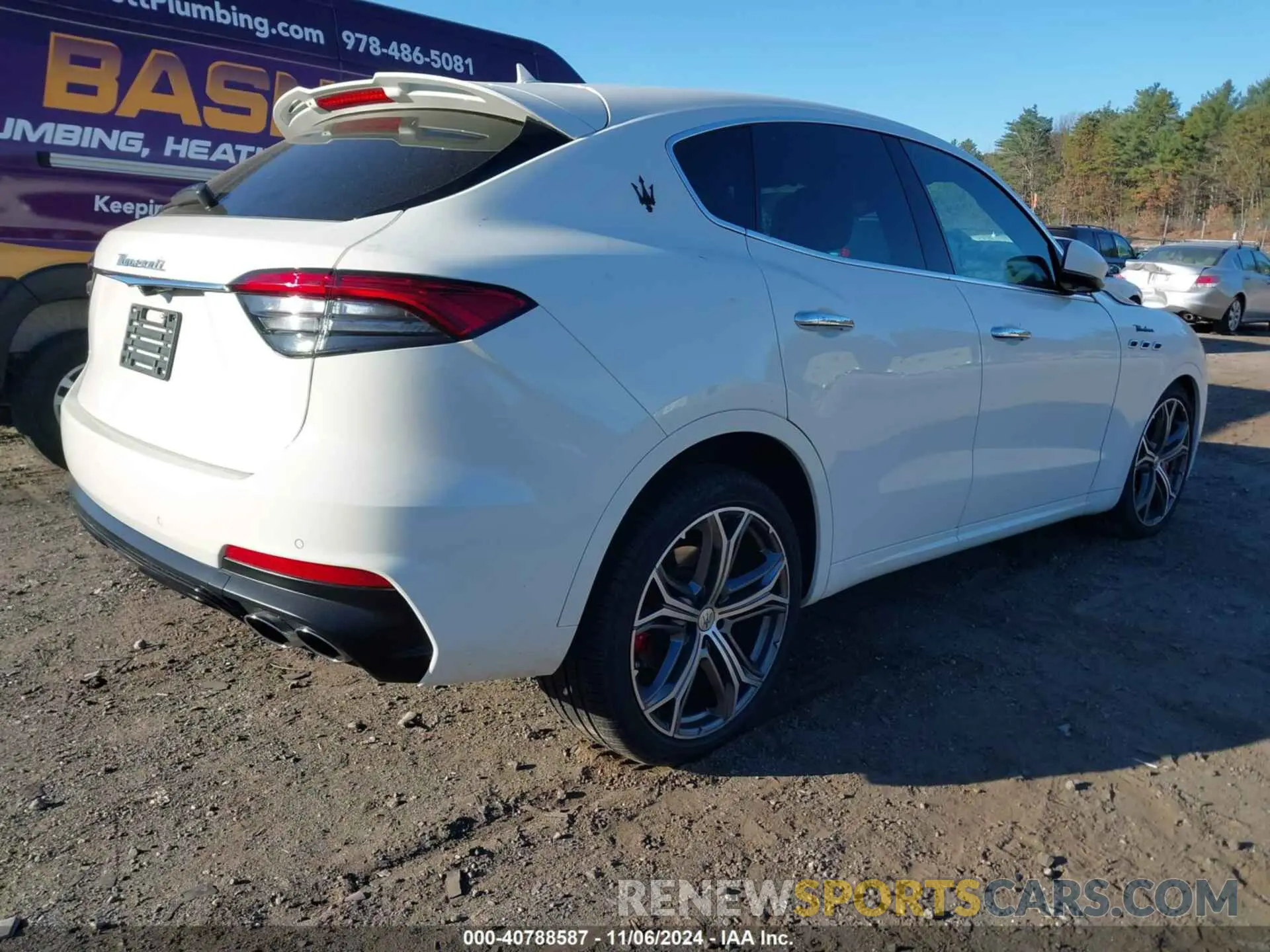 4 Photograph of a damaged car ZN661YUM0NX394700 MASERATI LEVANTE 2022