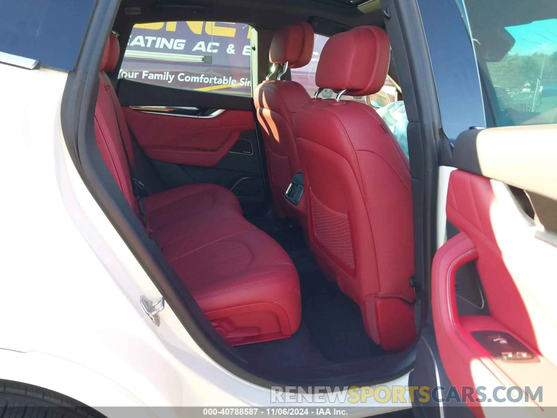 8 Photograph of a damaged car ZN661YUM0NX394700 MASERATI LEVANTE 2022