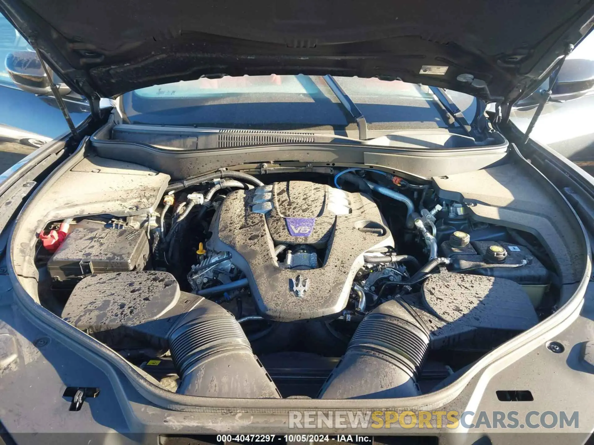 10 Photograph of a damaged car ZN661YUM3NX393444 MASERATI LEVANTE 2022