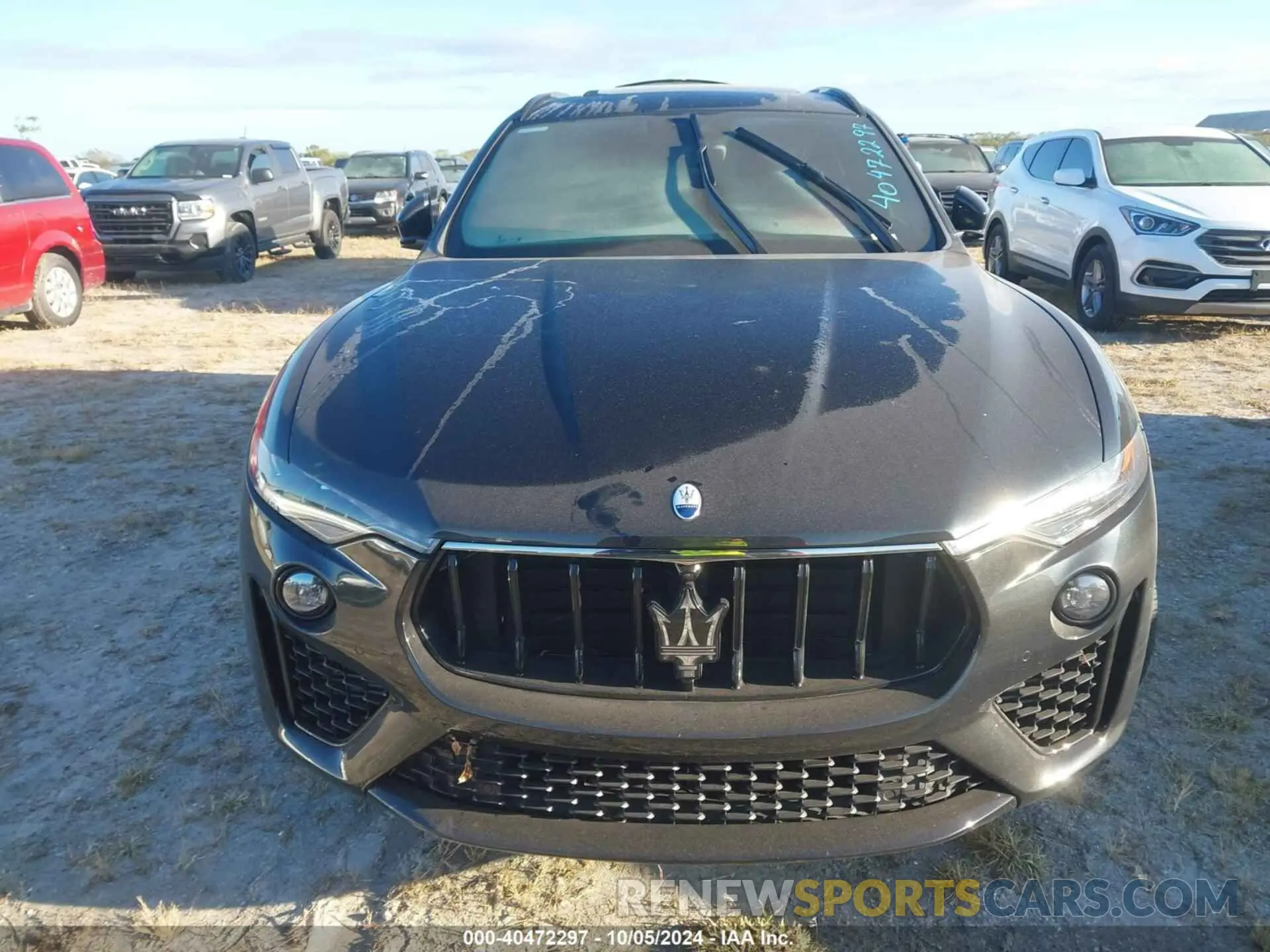 12 Photograph of a damaged car ZN661YUM3NX393444 MASERATI LEVANTE 2022