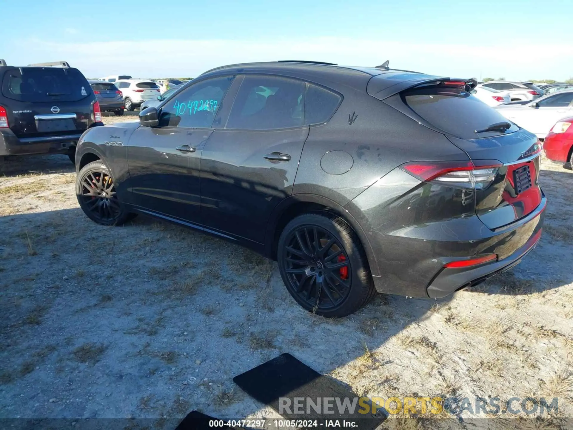 3 Photograph of a damaged car ZN661YUM3NX393444 MASERATI LEVANTE 2022