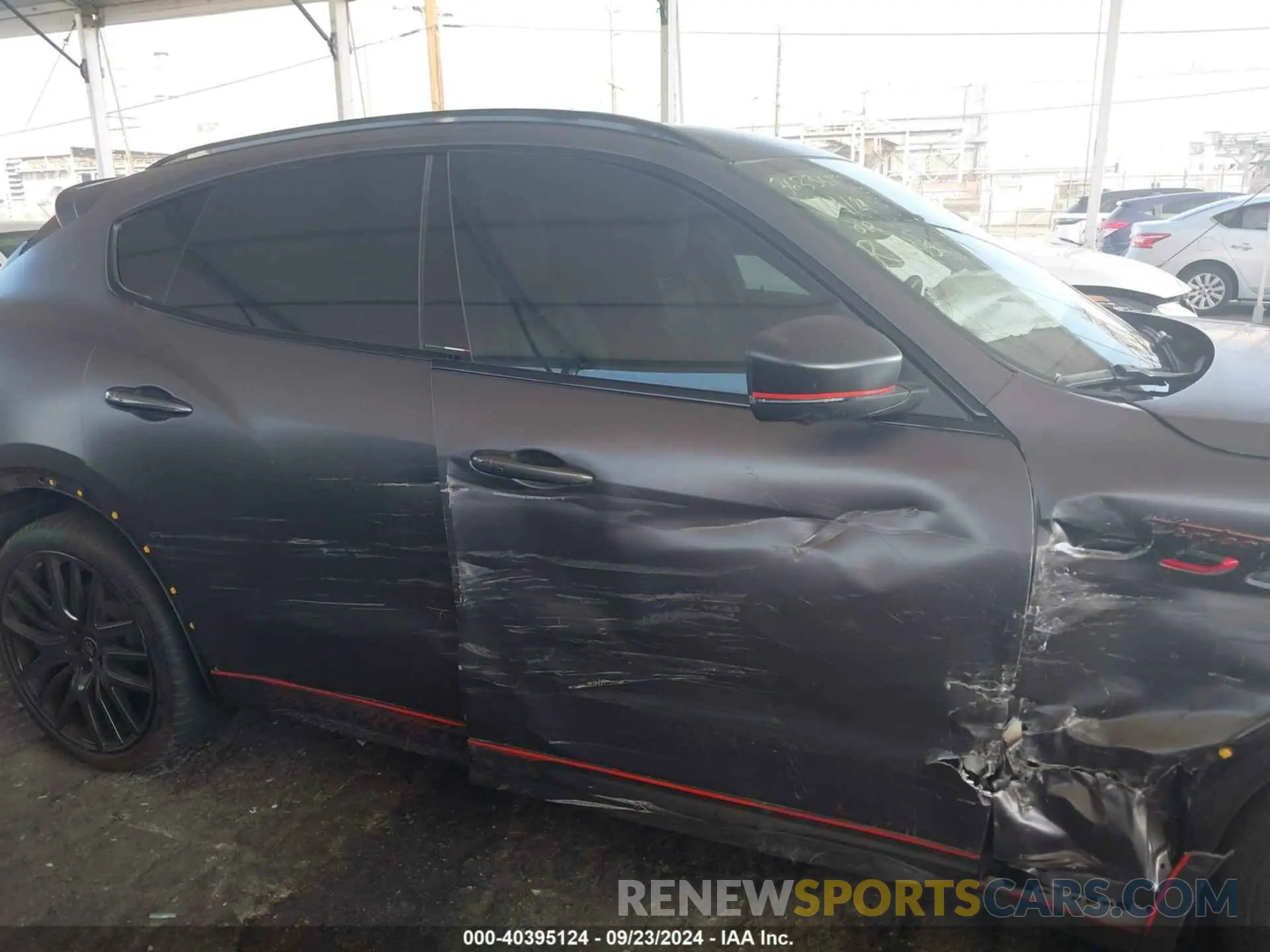 12 Photograph of a damaged car ZN661ZUT5NX384161 MASERATI LEVANTE 2022