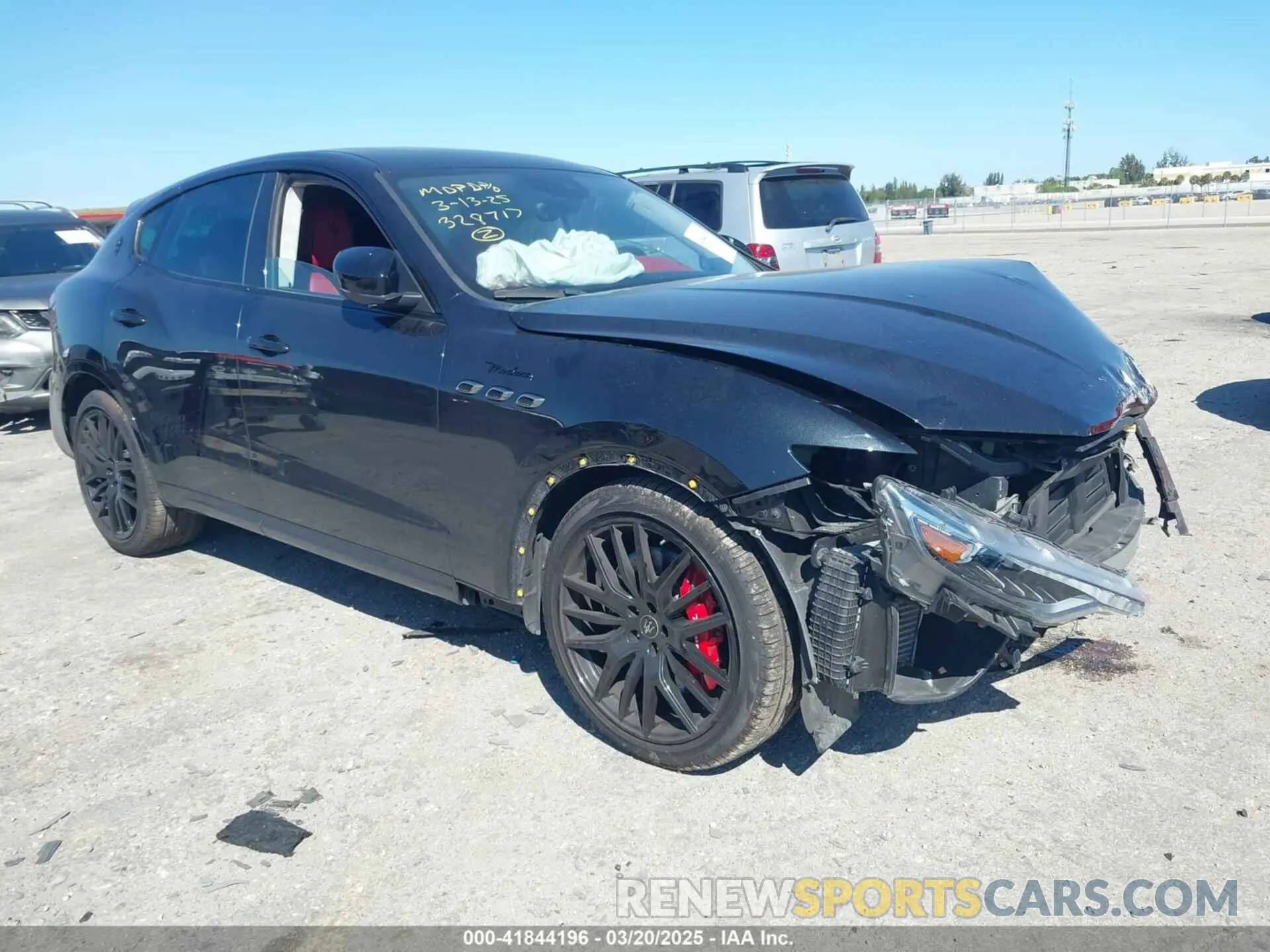1 Photograph of a damaged car ZN661YUM3PX429958 MASERATI LEVANTE 2023