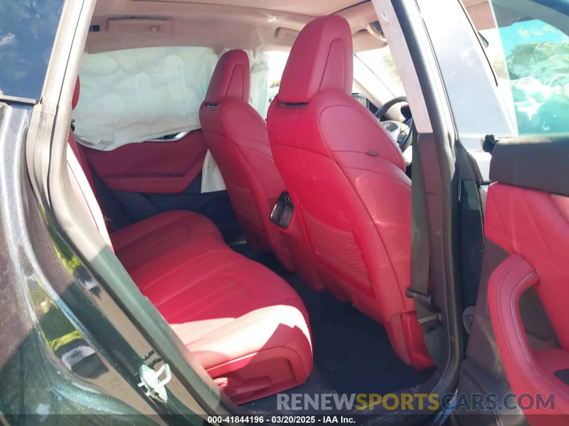 8 Photograph of a damaged car ZN661YUM3PX429958 MASERATI LEVANTE 2023