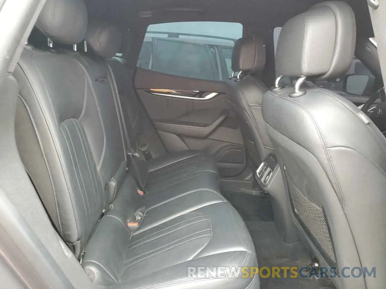 11 Photograph of a damaged car ZN661XUA4NX407254 MASERATI LEVANTE BA 2022