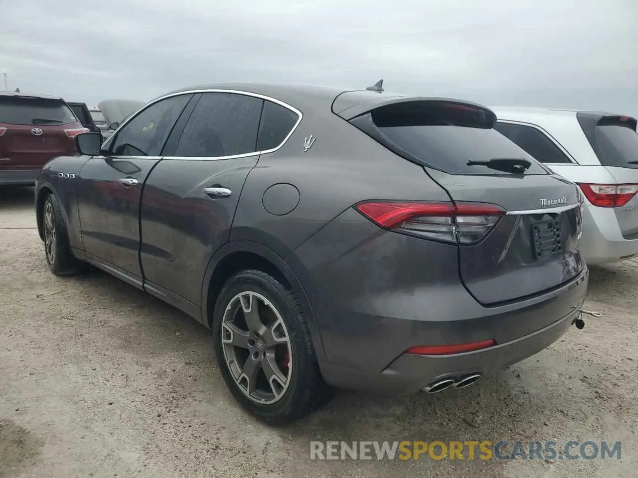 2 Photograph of a damaged car ZN661XUA4NX407254 MASERATI LEVANTE BA 2022