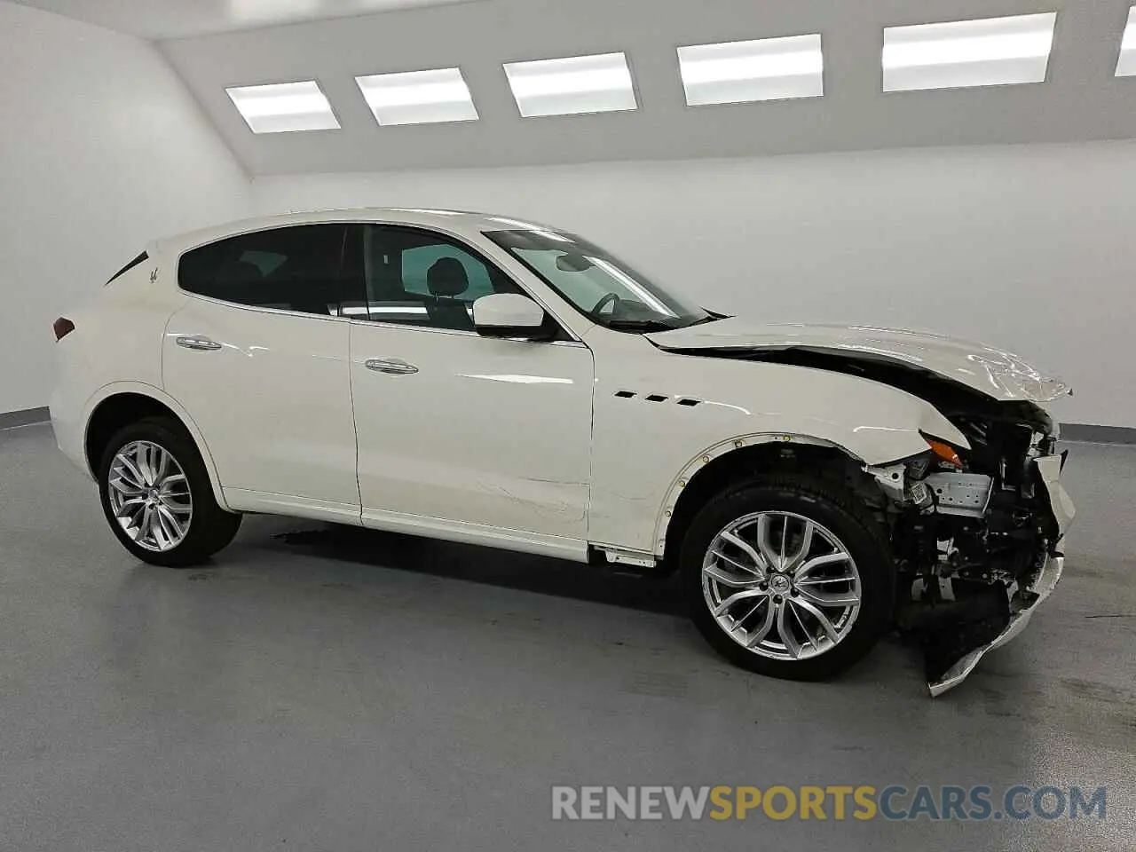 4 Photograph of a damaged car ZN661XUAXNX389214 MASERATI LEVANTE BA 2022