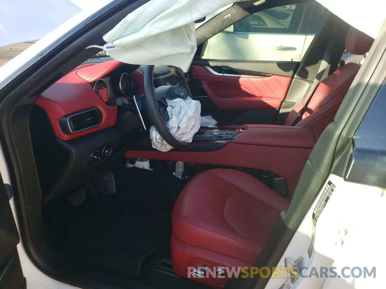 7 Photograph of a damaged car ZN661YUM8PX429941 MASERATI LEVANTE MO 2023