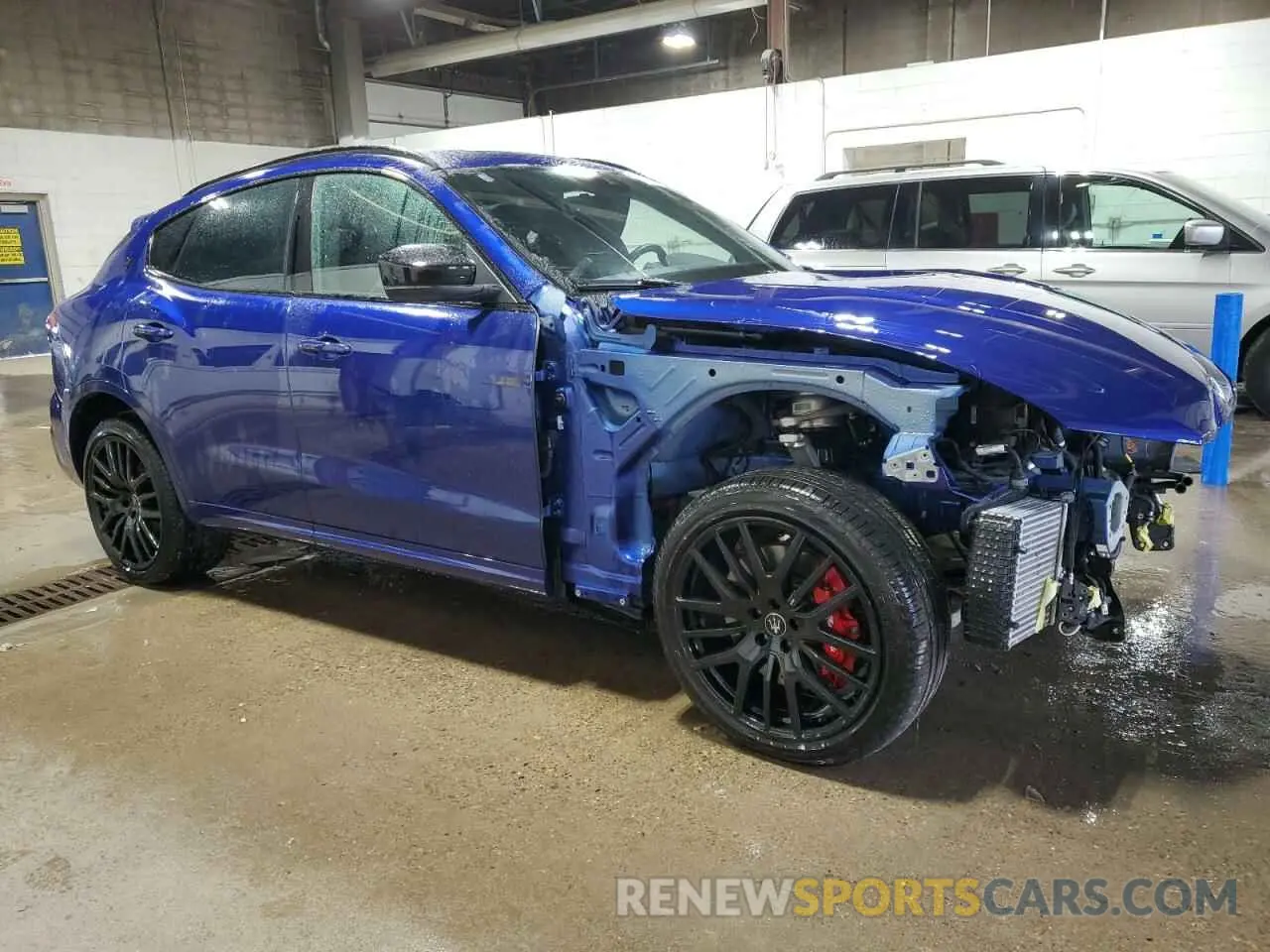 4 Photograph of a damaged car ZN661YUM4RX450899 MASERATI LEVANTE MO 2024