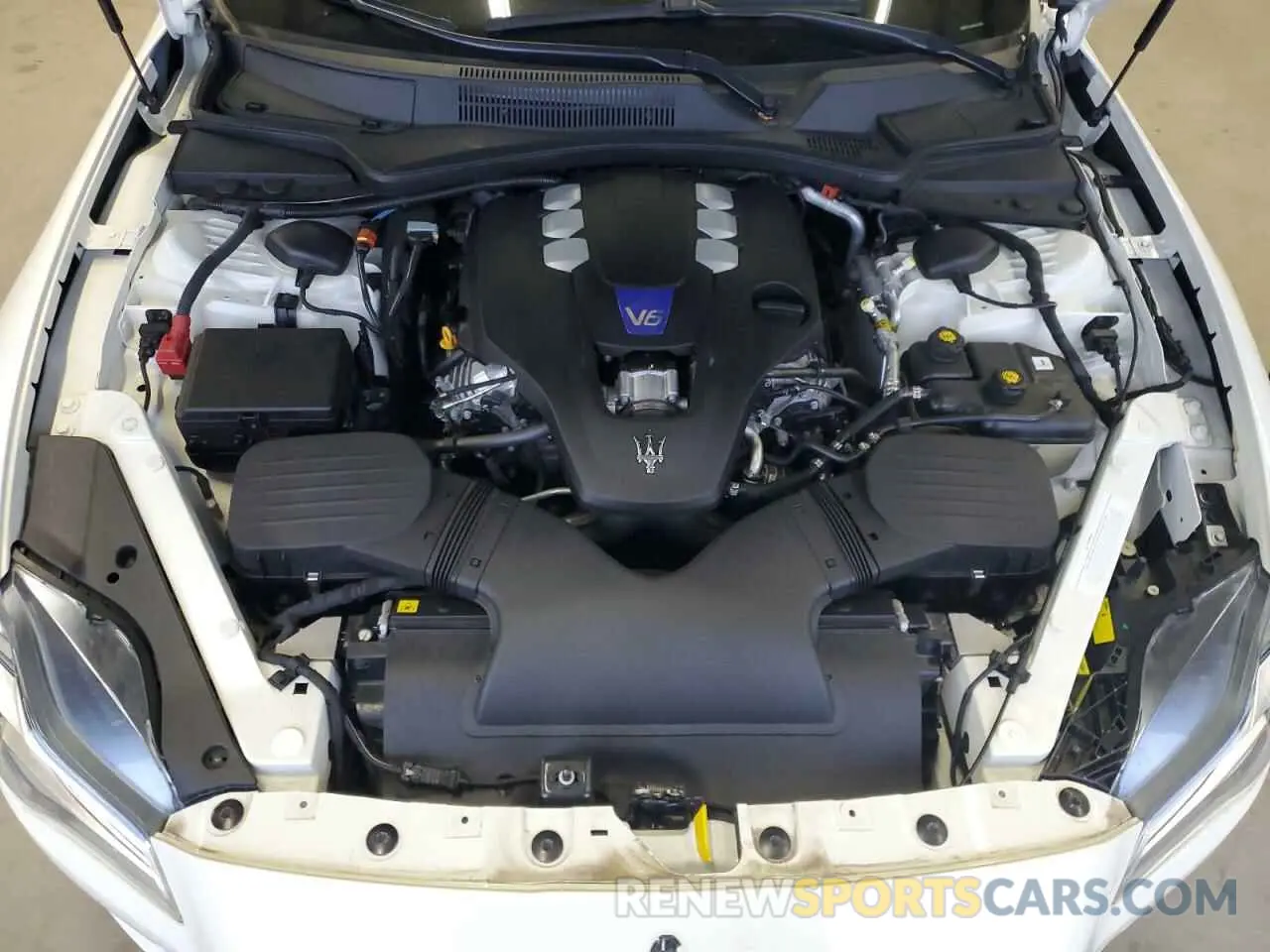 11 Photograph of a damaged car ZAM56YRSXM1371489 MASERATI QUATTROPOR 2021