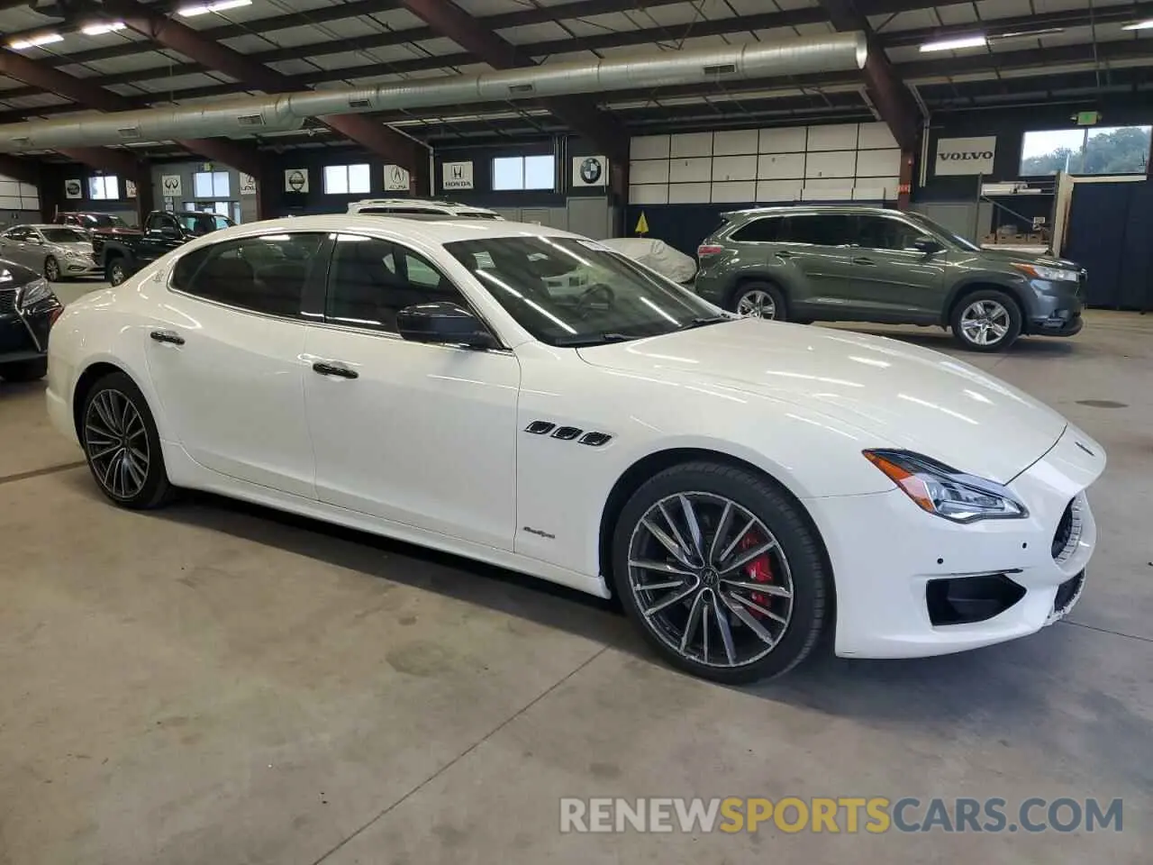 4 Photograph of a damaged car ZAM56YRSXM1371489 MASERATI QUATTROPOR 2021