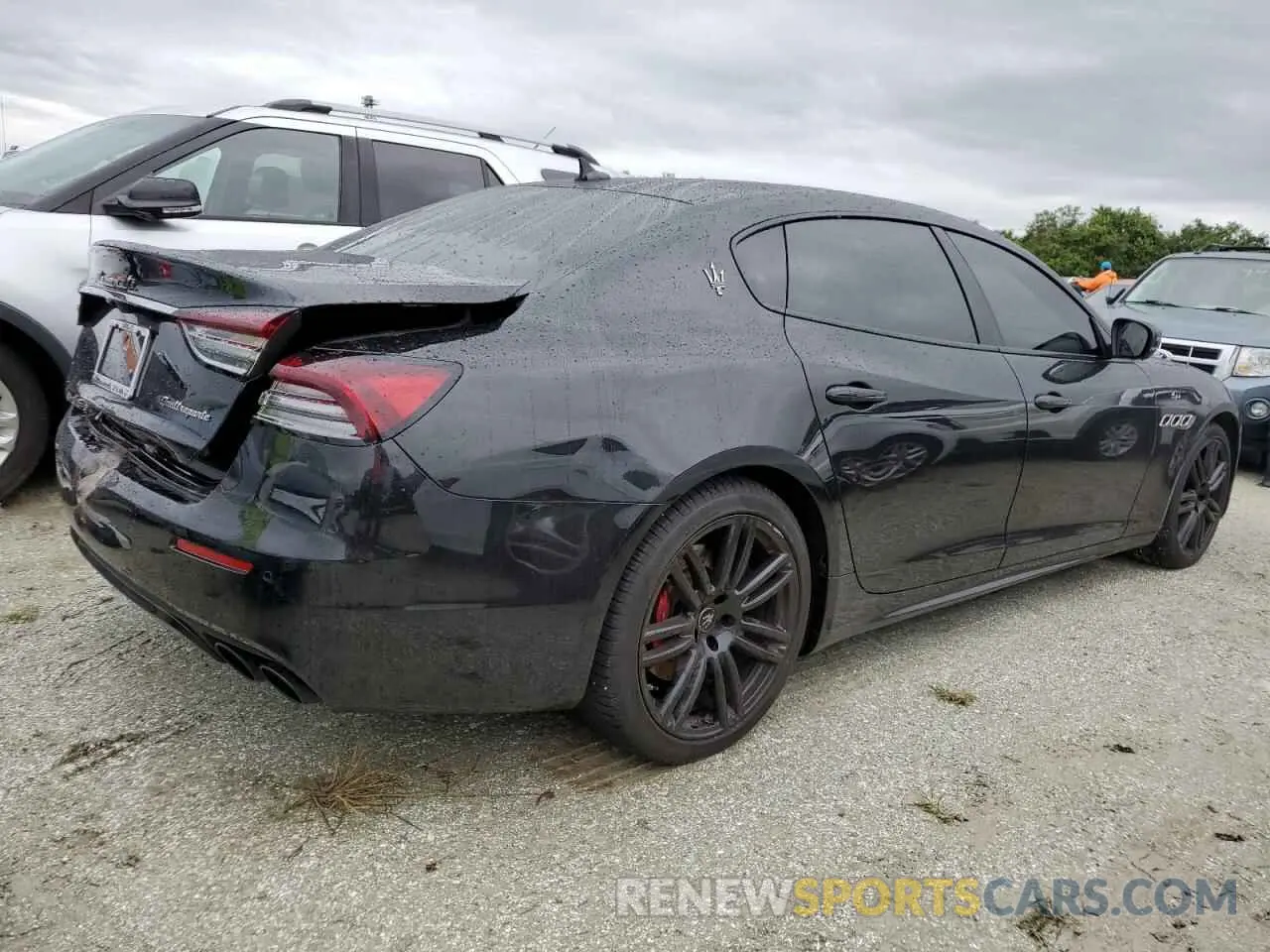 3 Photograph of a damaged car ZAM56XPAXN1391103 MASERATI QUATTROPOR 2022