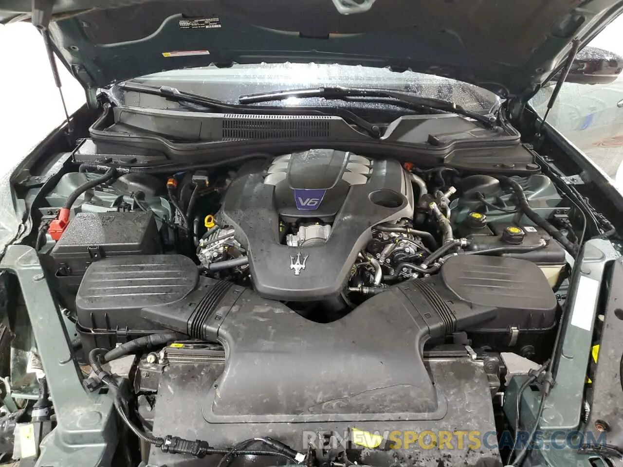 11 Photograph of a damaged car ZAM56YRM7N1386826 MASERATI QUATTROPOR 2022