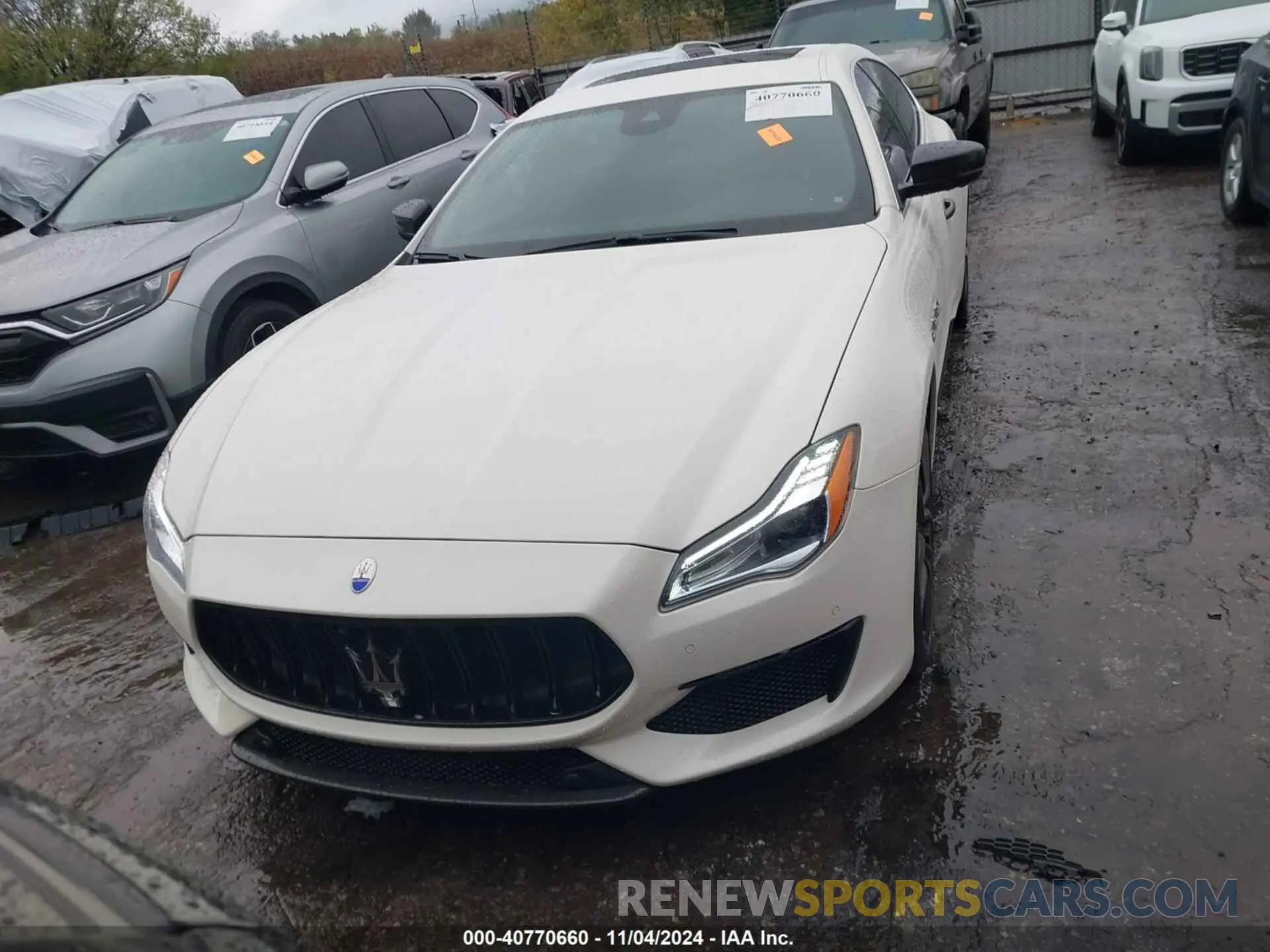 12 Photograph of a damaged car ZAM56PPS3K1320989 MASERATI QUATTROPORTE 2019