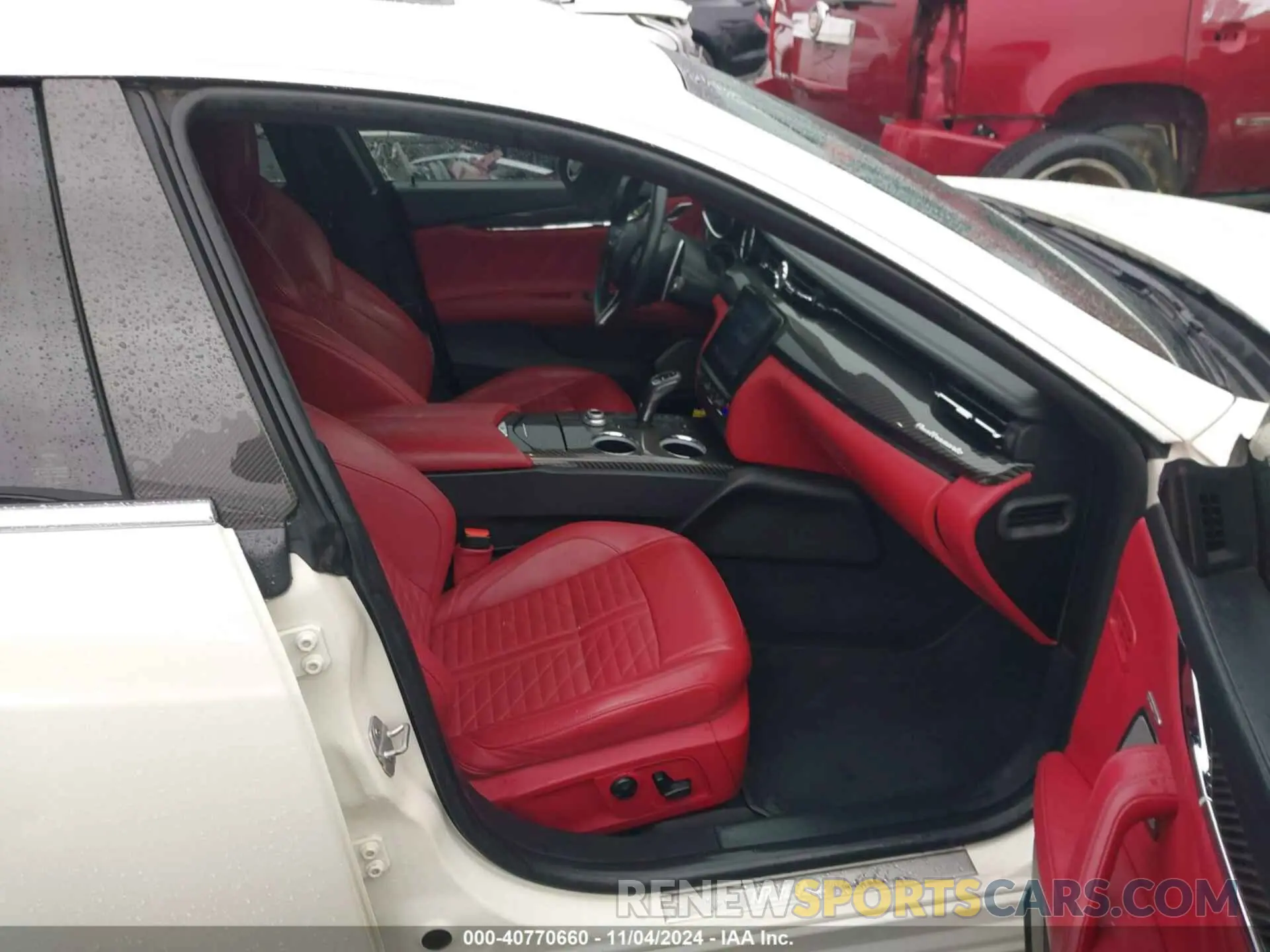 5 Photograph of a damaged car ZAM56PPS3K1320989 MASERATI QUATTROPORTE 2019