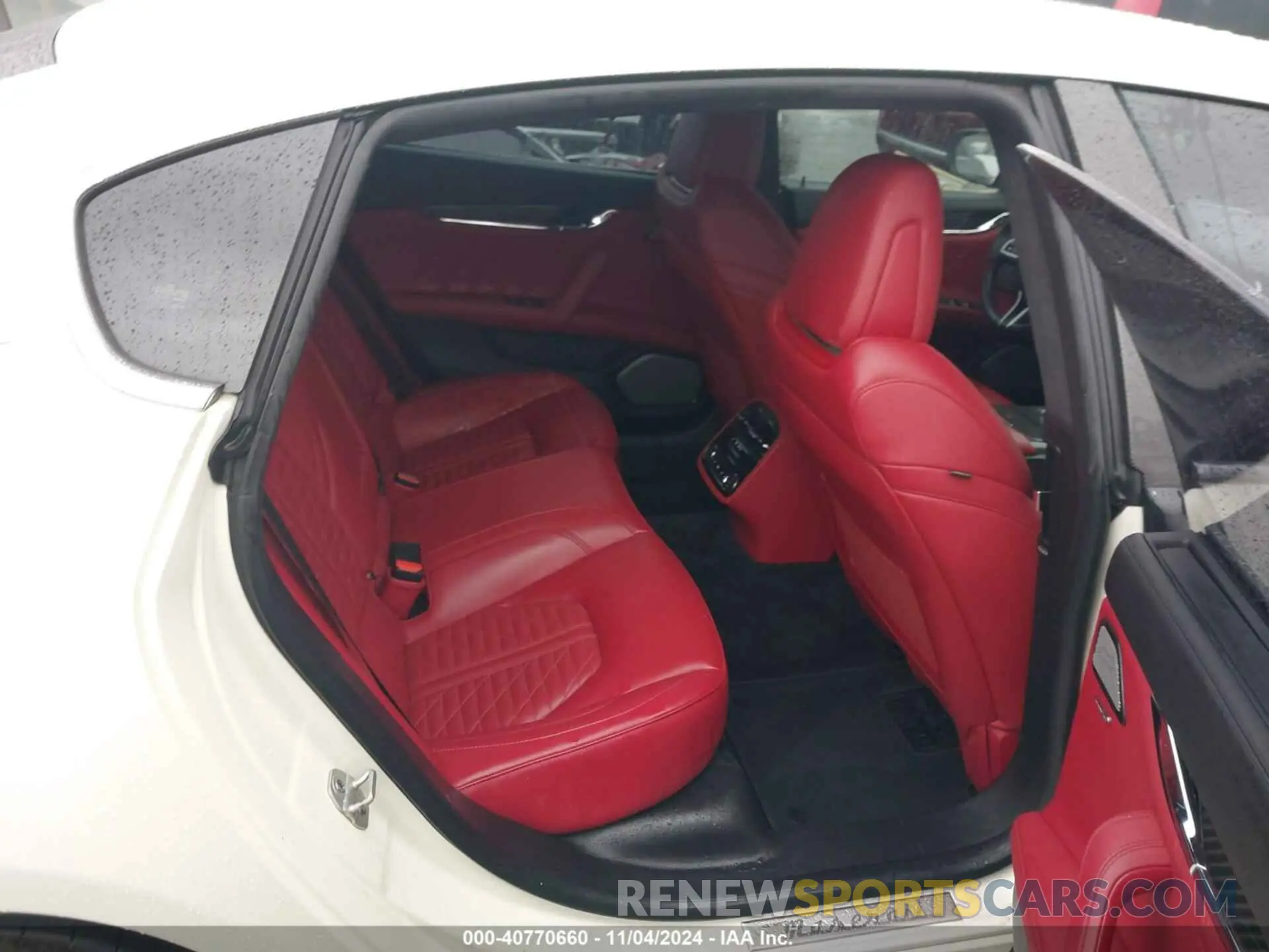 8 Photograph of a damaged car ZAM56PPS3K1320989 MASERATI QUATTROPORTE 2019