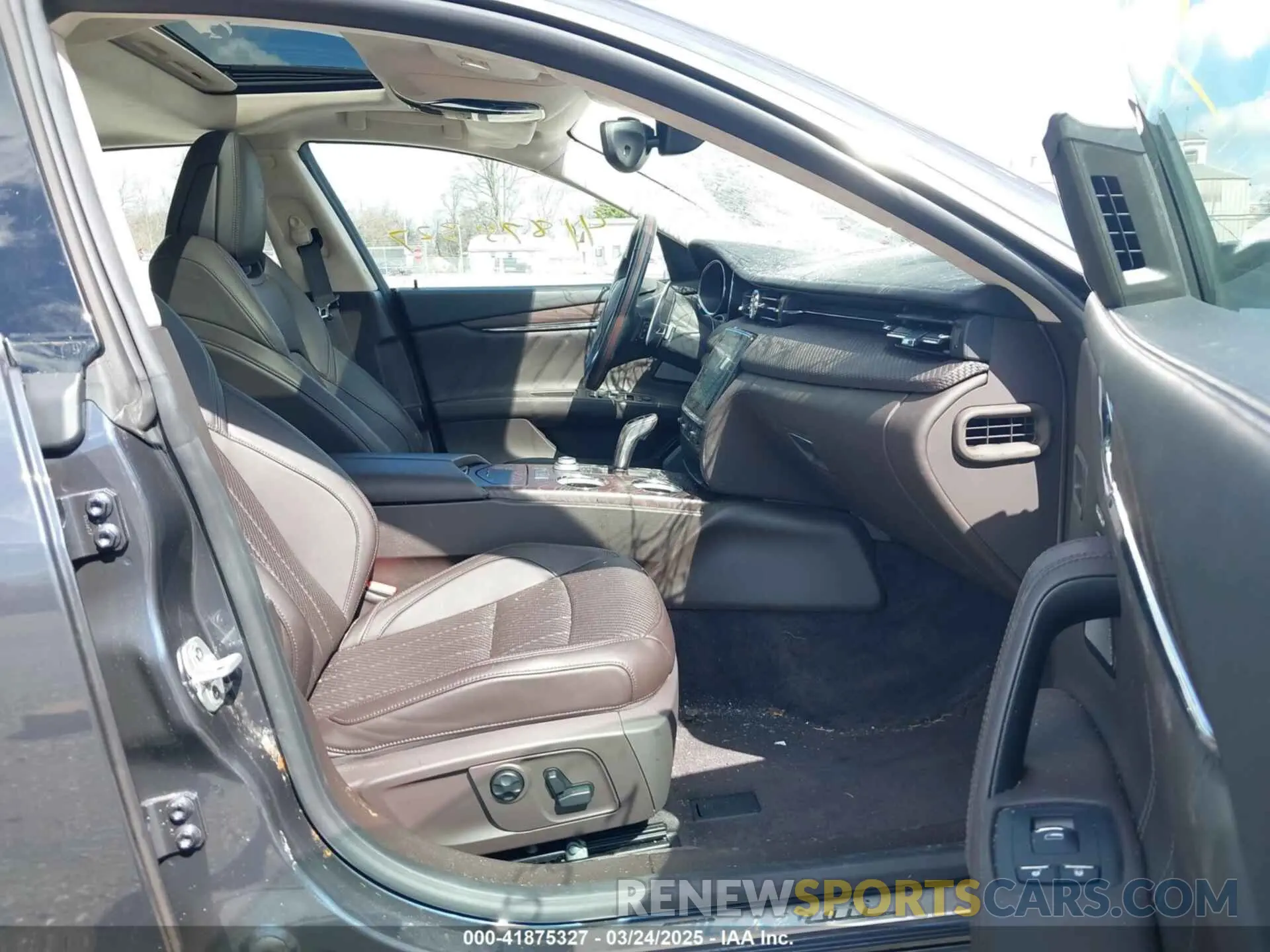 5 Photograph of a damaged car ZAM56YRL3L1346103 MASERATI QUATTROPORTE 2020