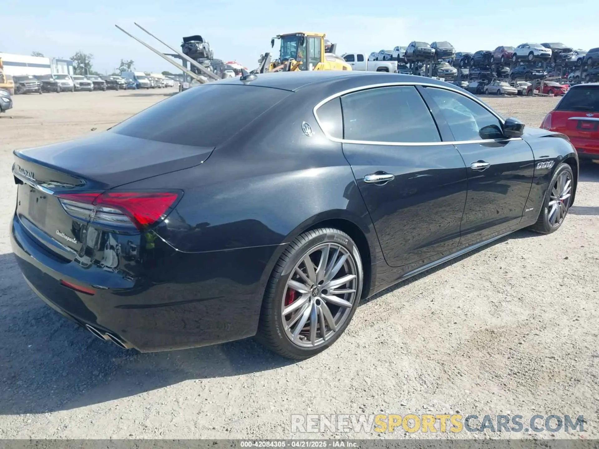 4 Photograph of a damaged car ZAM56YPL8M1373172 MASERATI QUATTROPORTE 2021