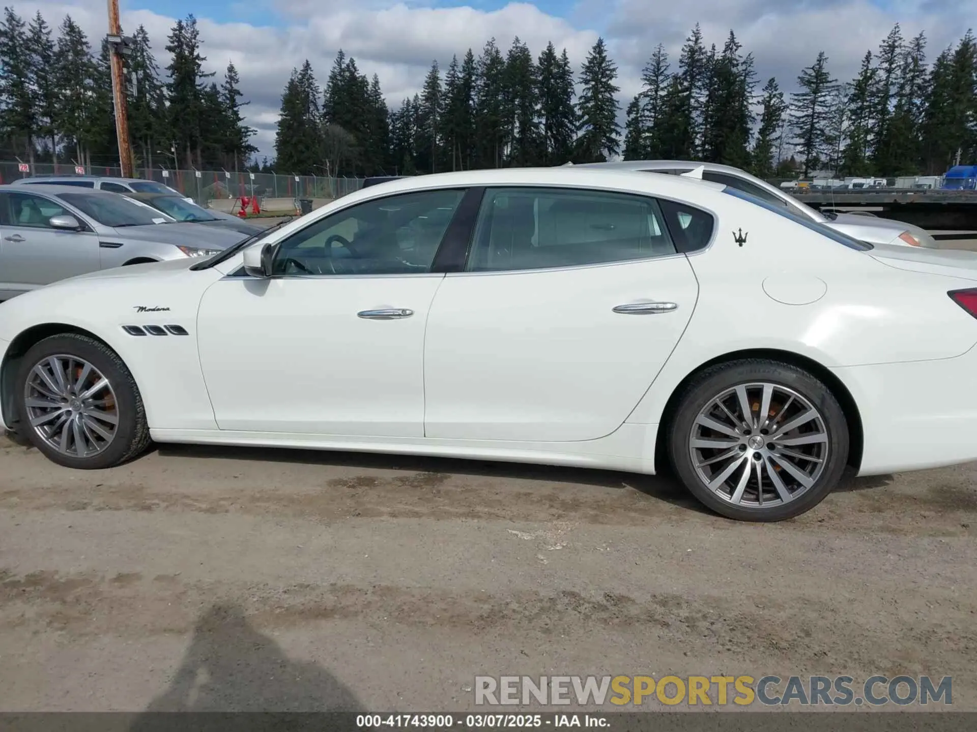 14 Photograph of a damaged car ZAM56YRM2N1388371 MASERATI QUATTROPORTE 2022