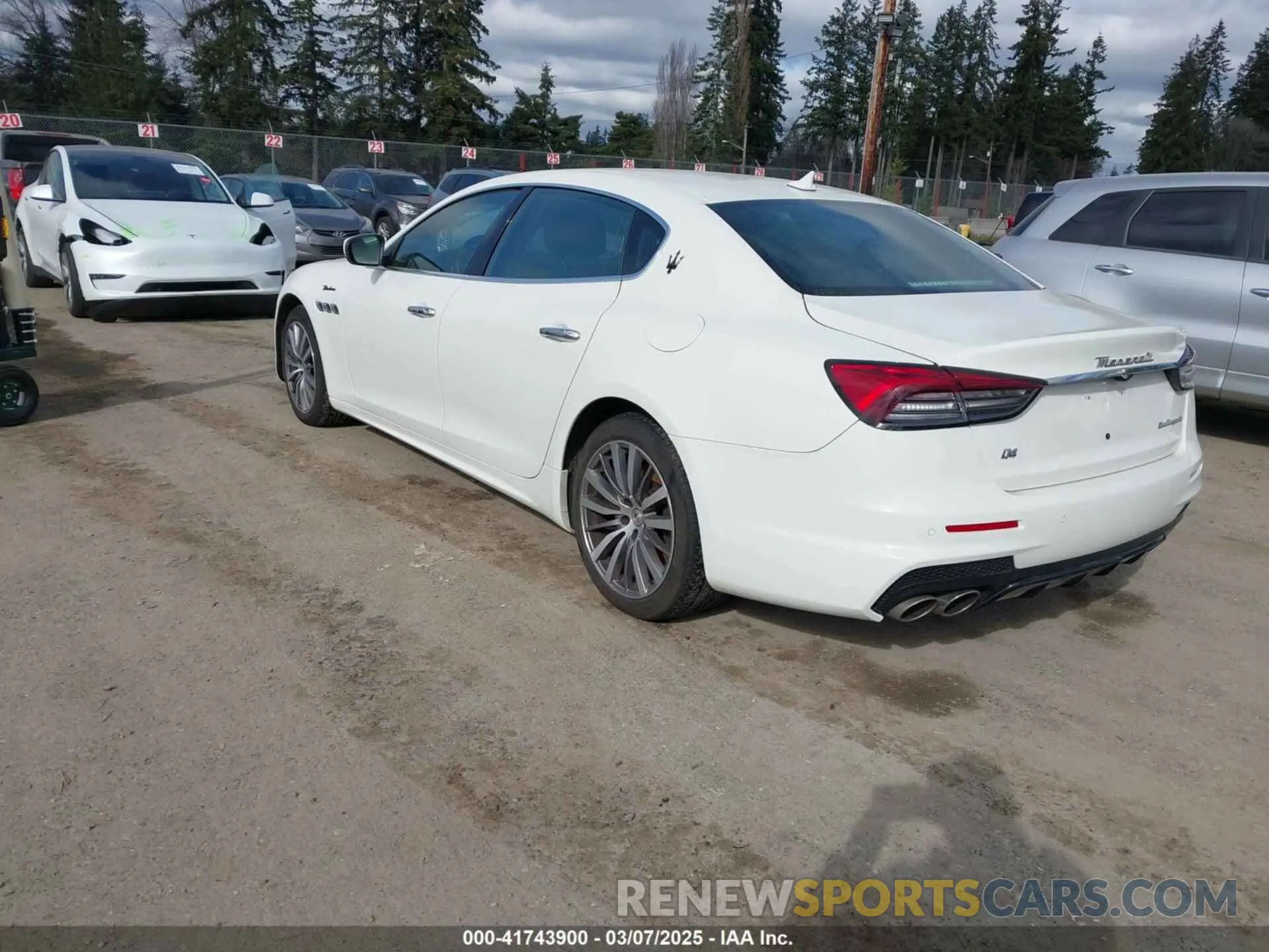 3 Photograph of a damaged car ZAM56YRM2N1388371 MASERATI QUATTROPORTE 2022