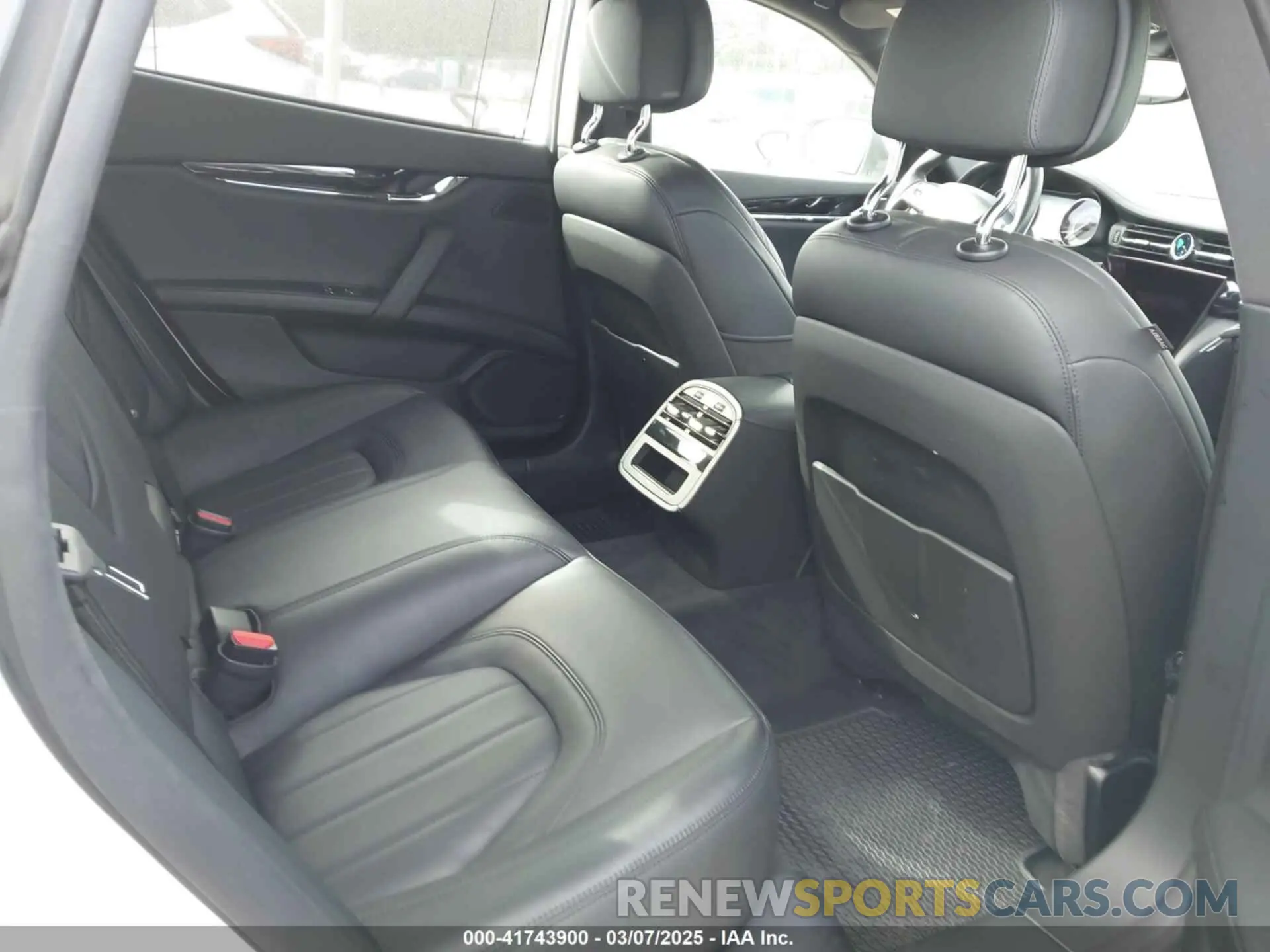 8 Photograph of a damaged car ZAM56YRM2N1388371 MASERATI QUATTROPORTE 2022