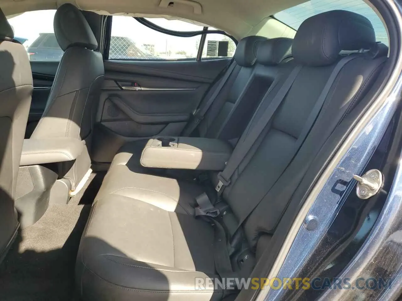 10 Photograph of a damaged car 3MZBPAAL3KM111142 MAZDA 3 2019