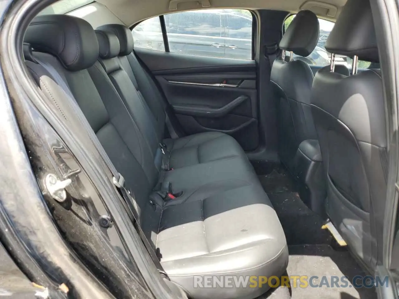 10 Photograph of a damaged car 3MZBPAAL7KM109734 MAZDA 3 2019