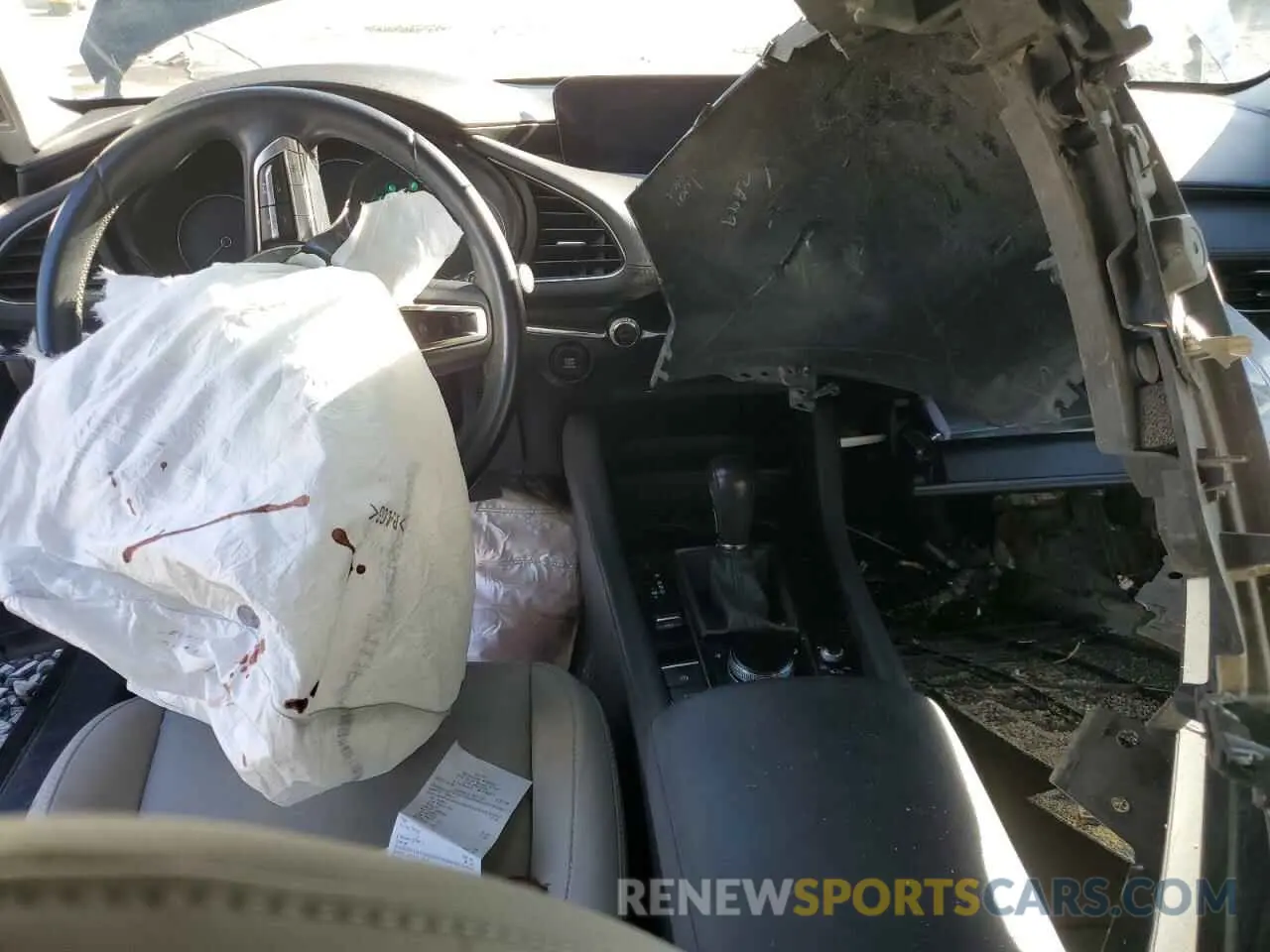 8 Photograph of a damaged car 3MZBPAALXKM111347 MAZDA 3 2019