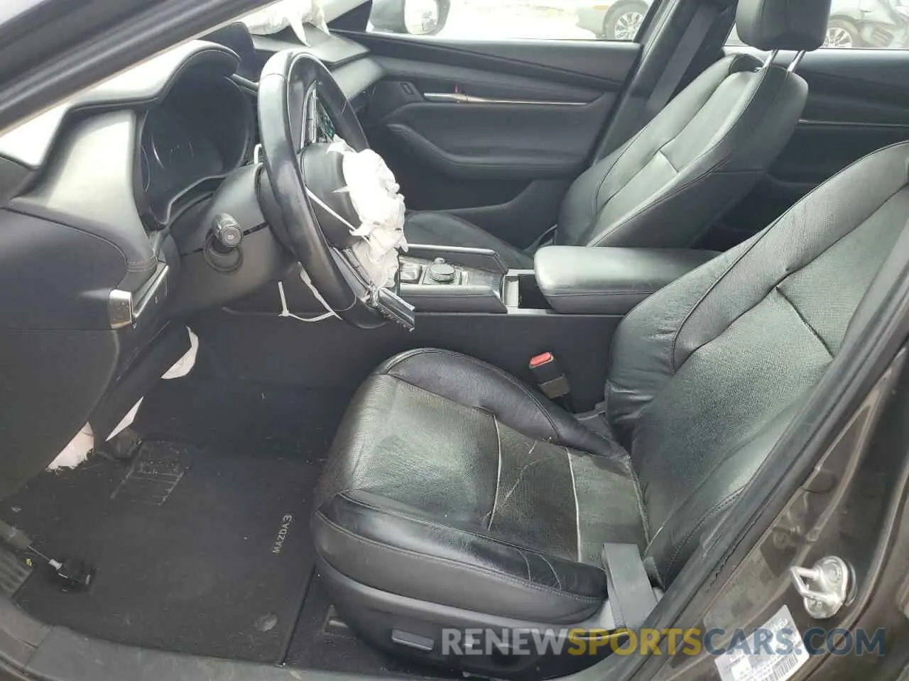 7 Photograph of a damaged car 3MZBPACM0KM100105 MAZDA 3 2019