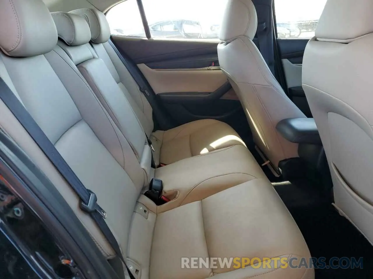 10 Photograph of a damaged car 3MZBPADL2KM108664 MAZDA 3 2019