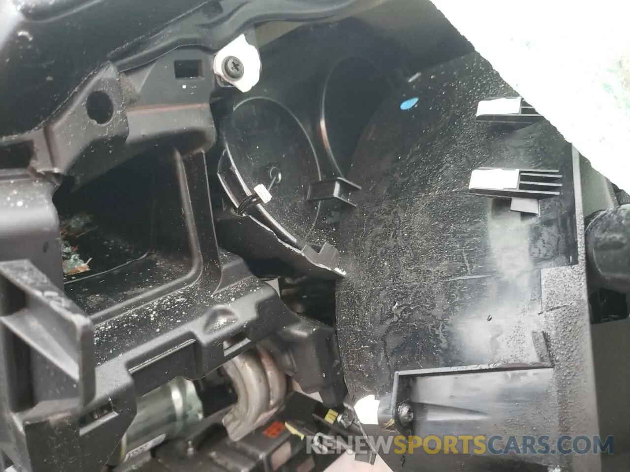 9 Photograph of a damaged car 3MZBPADL4KM113283 MAZDA 3 2019