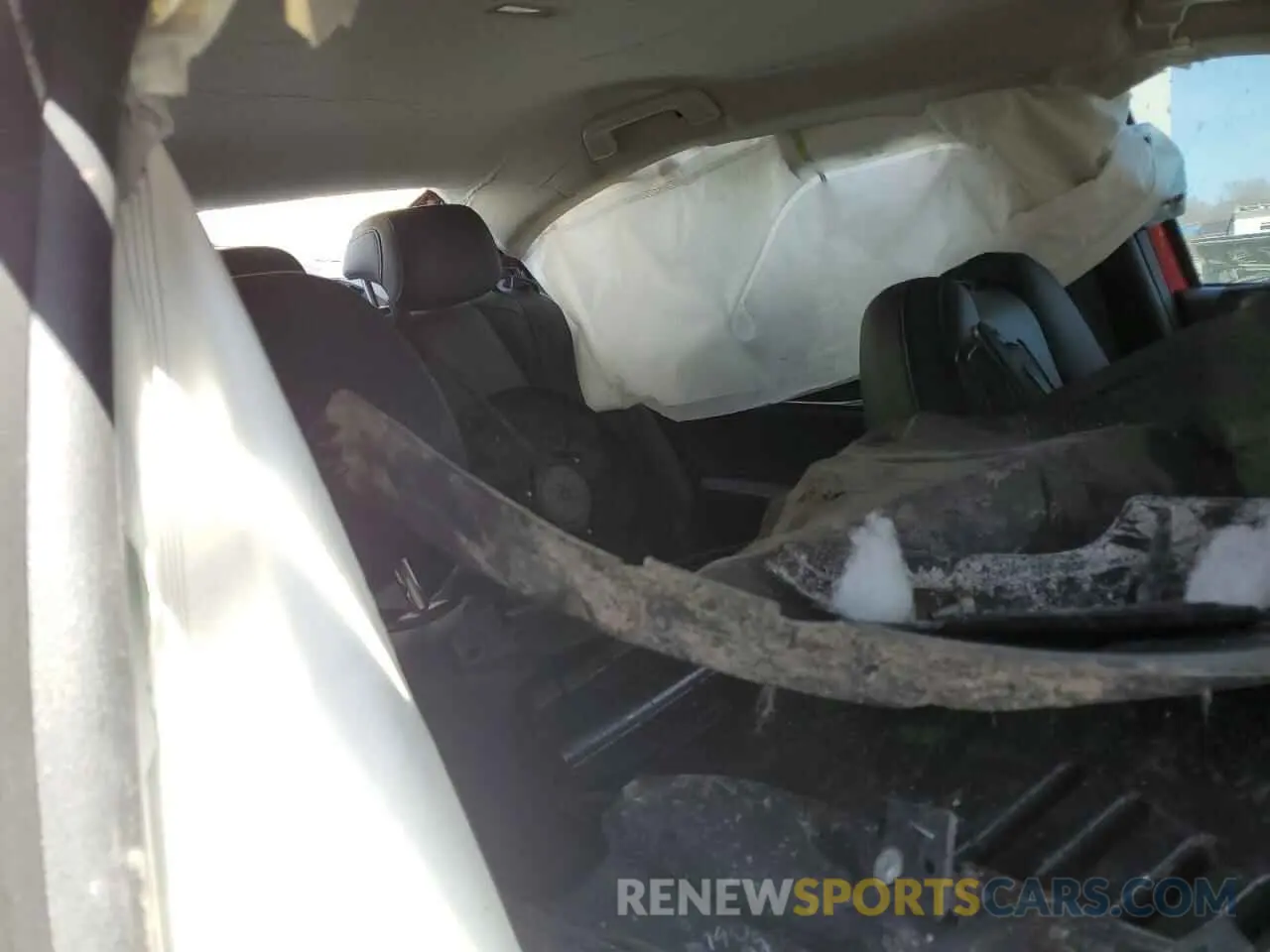 10 Photograph of a damaged car 3MZBPADL5KM105452 MAZDA 3 2019
