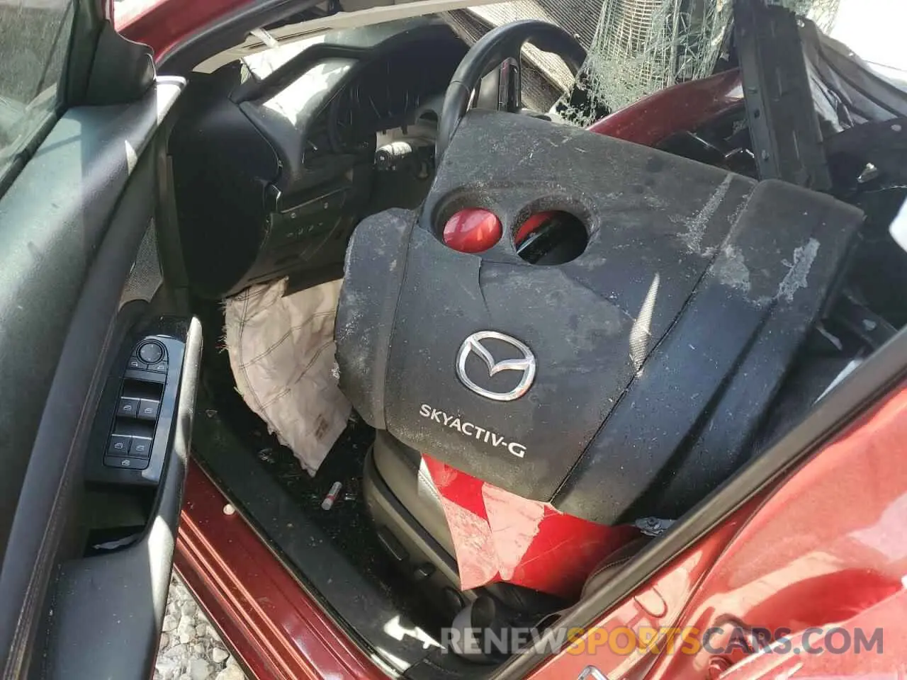8 Photograph of a damaged car 3MZBPADL5KM105452 MAZDA 3 2019