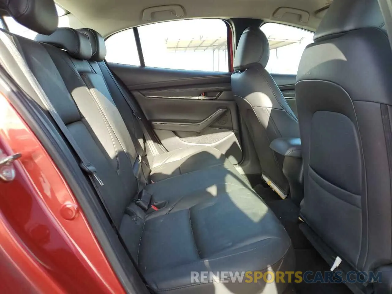 10 Photograph of a damaged car 3MZBPADL5KM112305 MAZDA 3 2019